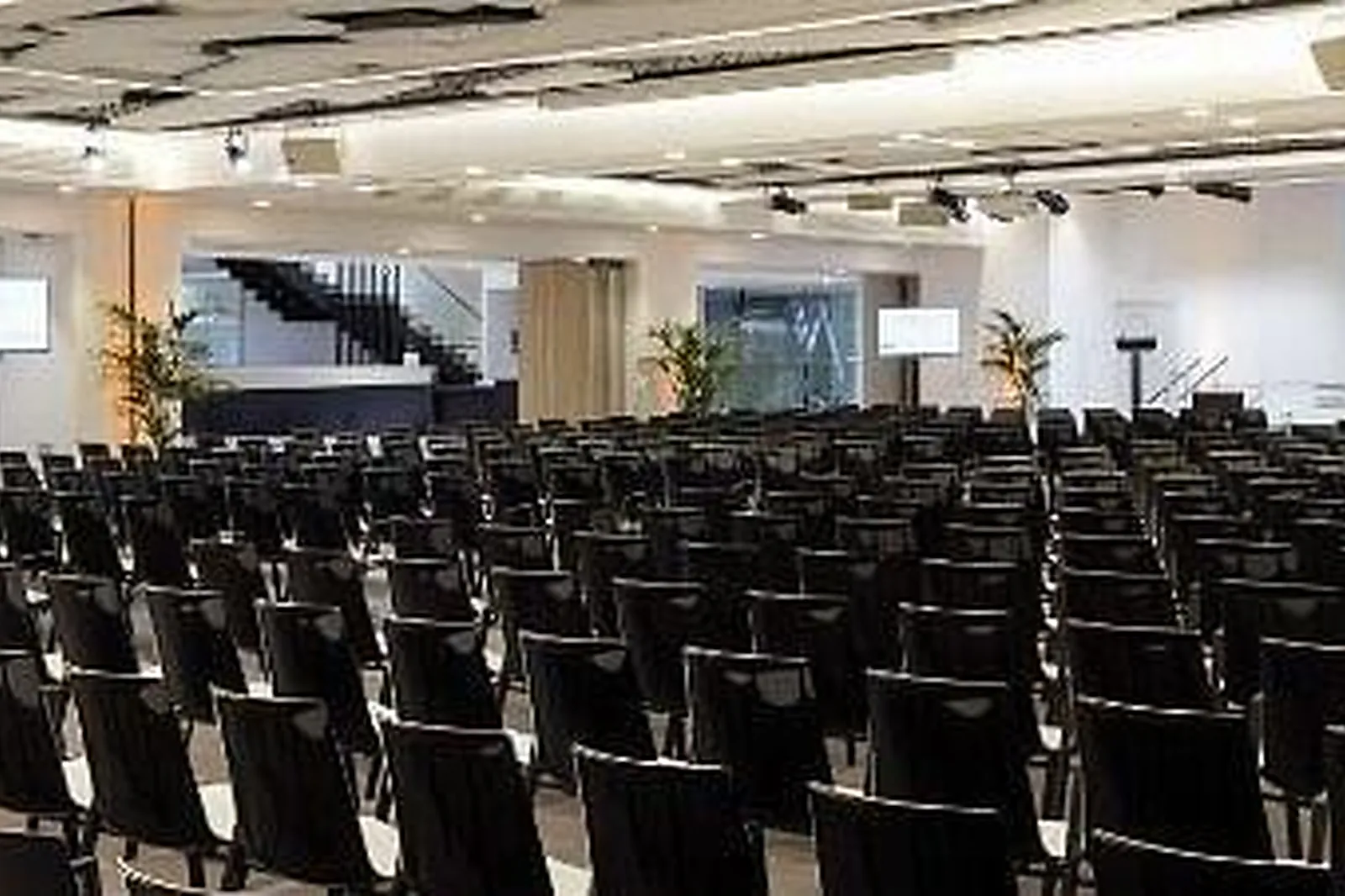 Lieux événementiels, MULTIBURO GARE SAINT LAZARE