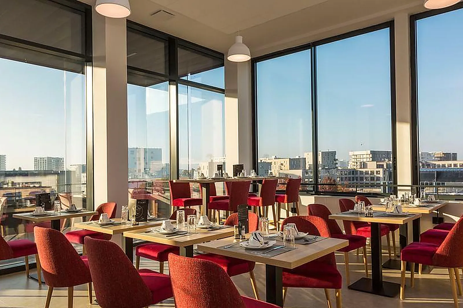 Lieux événementiels, CITÉ DES CONGRÈS ILE DE NANTES ***