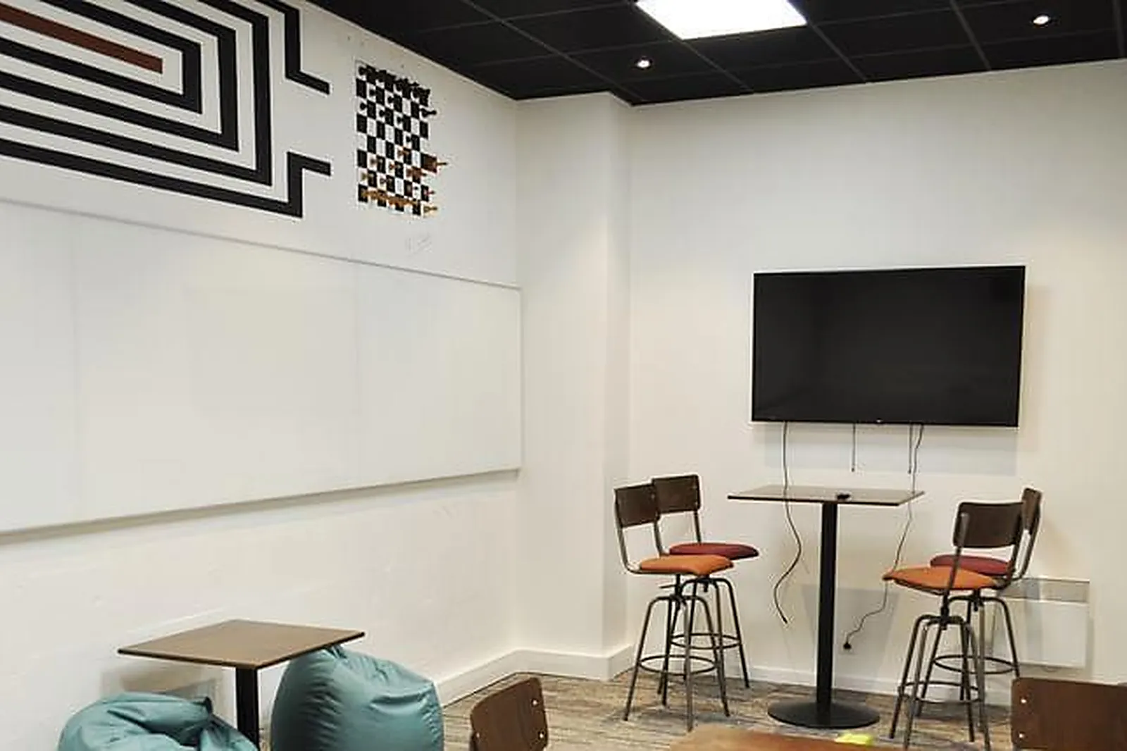 Lieux événementiels, CLOCKWORK COWORKING CAFÉ