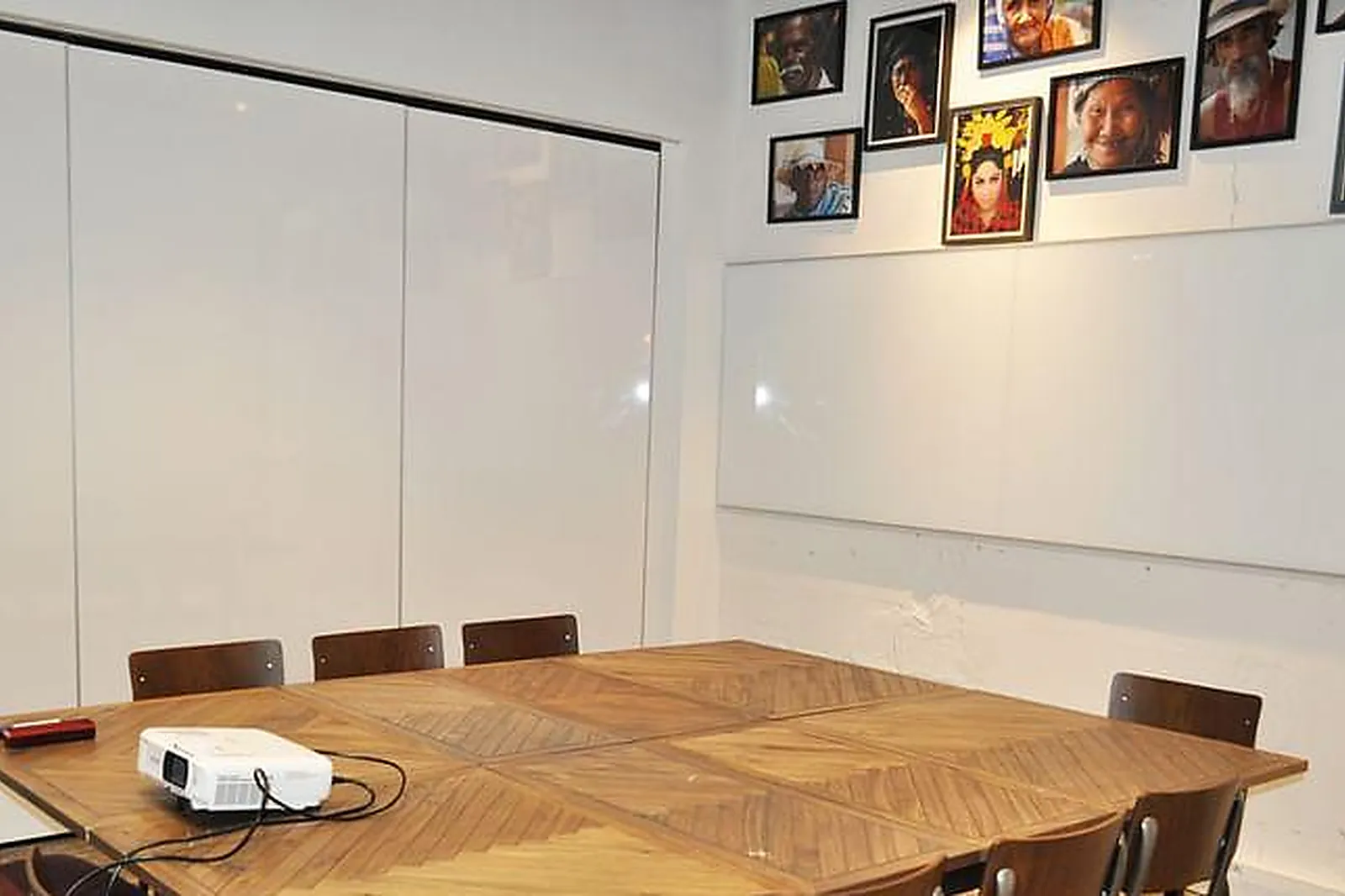 Lieux événementiels, CLOCKWORK COWORKING CAFÉ