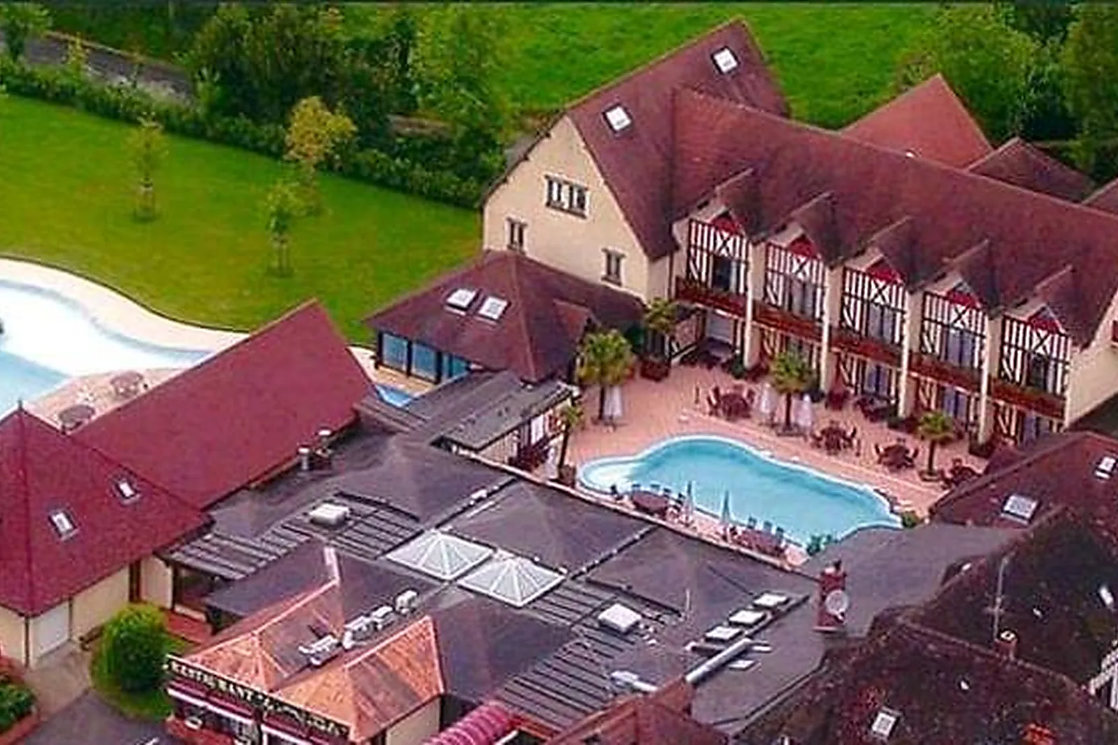 Lieux événementiels, CLOS DEAUVILLE SAINT - GATIEN ***