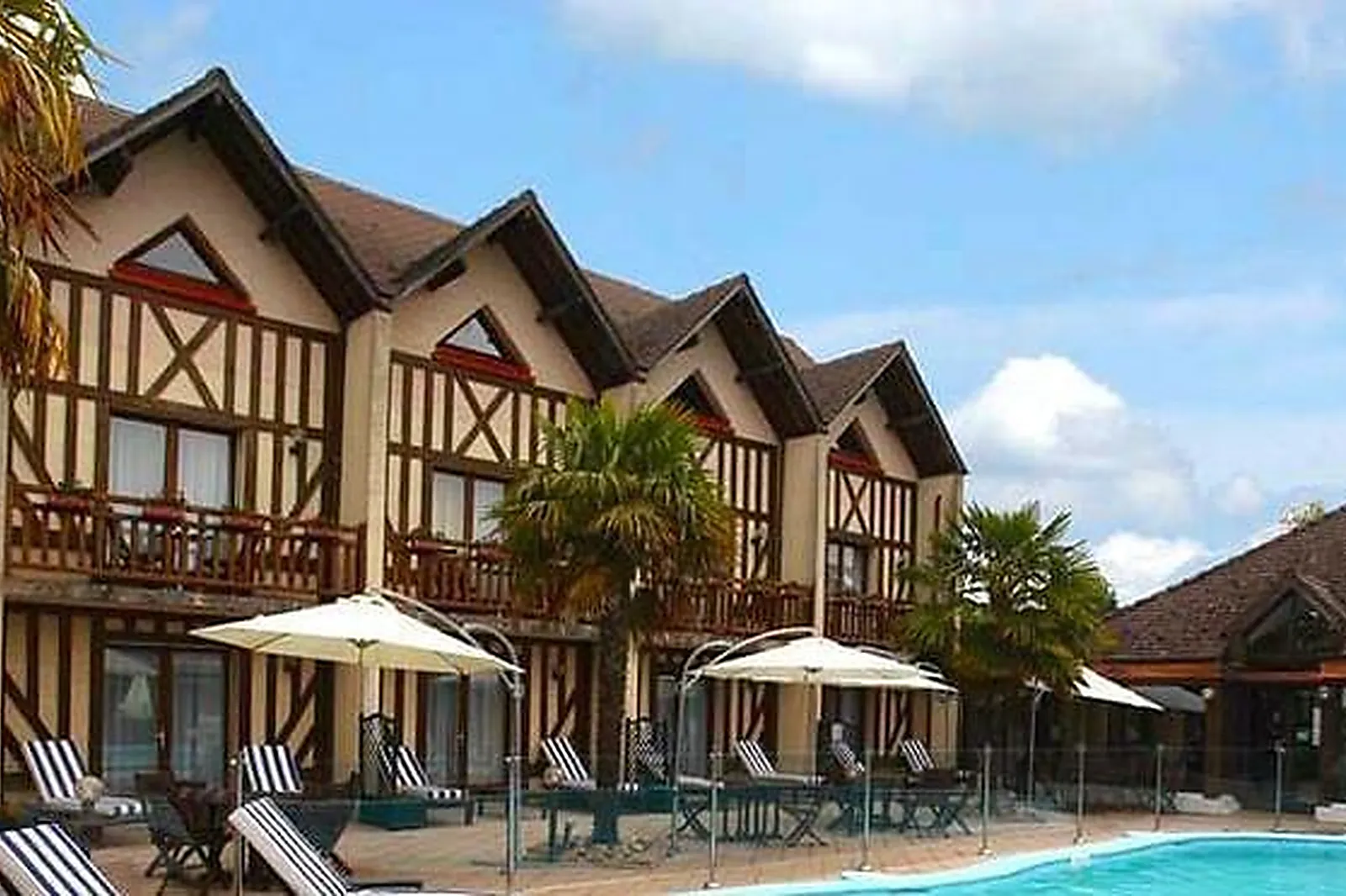 Lieux événementiels, CLOS DEAUVILLE SAINT - GATIEN ***