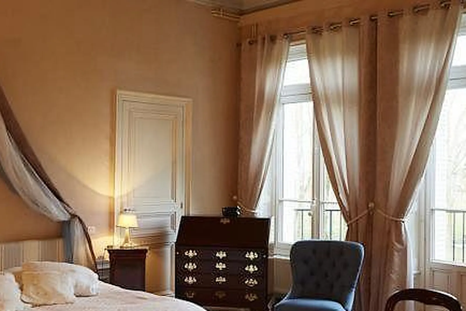 Lieux événementiels, CLOS DES TOURELLES ***