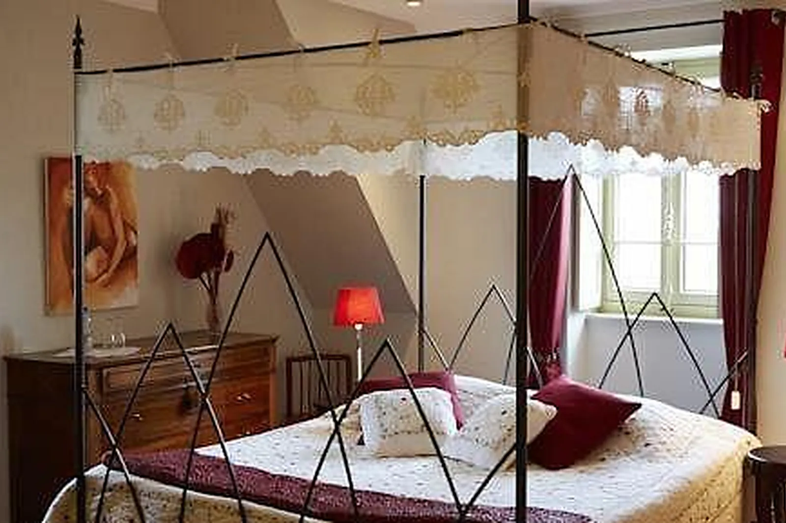 Lieux événementiels, CLOS DES TOURELLES ***