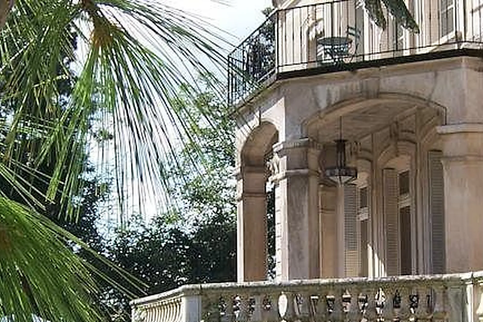 Lieux événementiels, CLOS DES TOURELLES ***