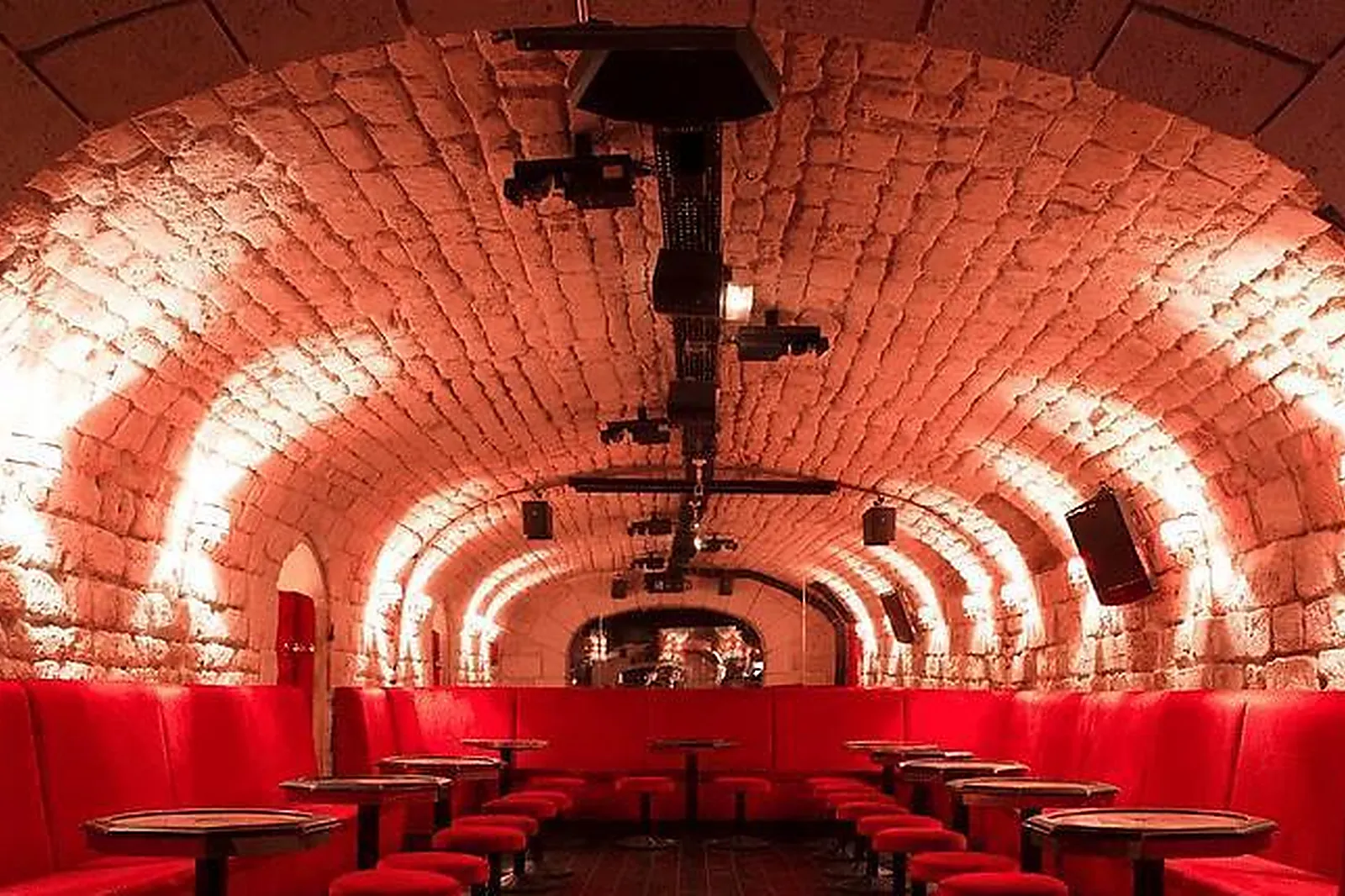 Lieux événementiels, CLUB DES ANGLAIS