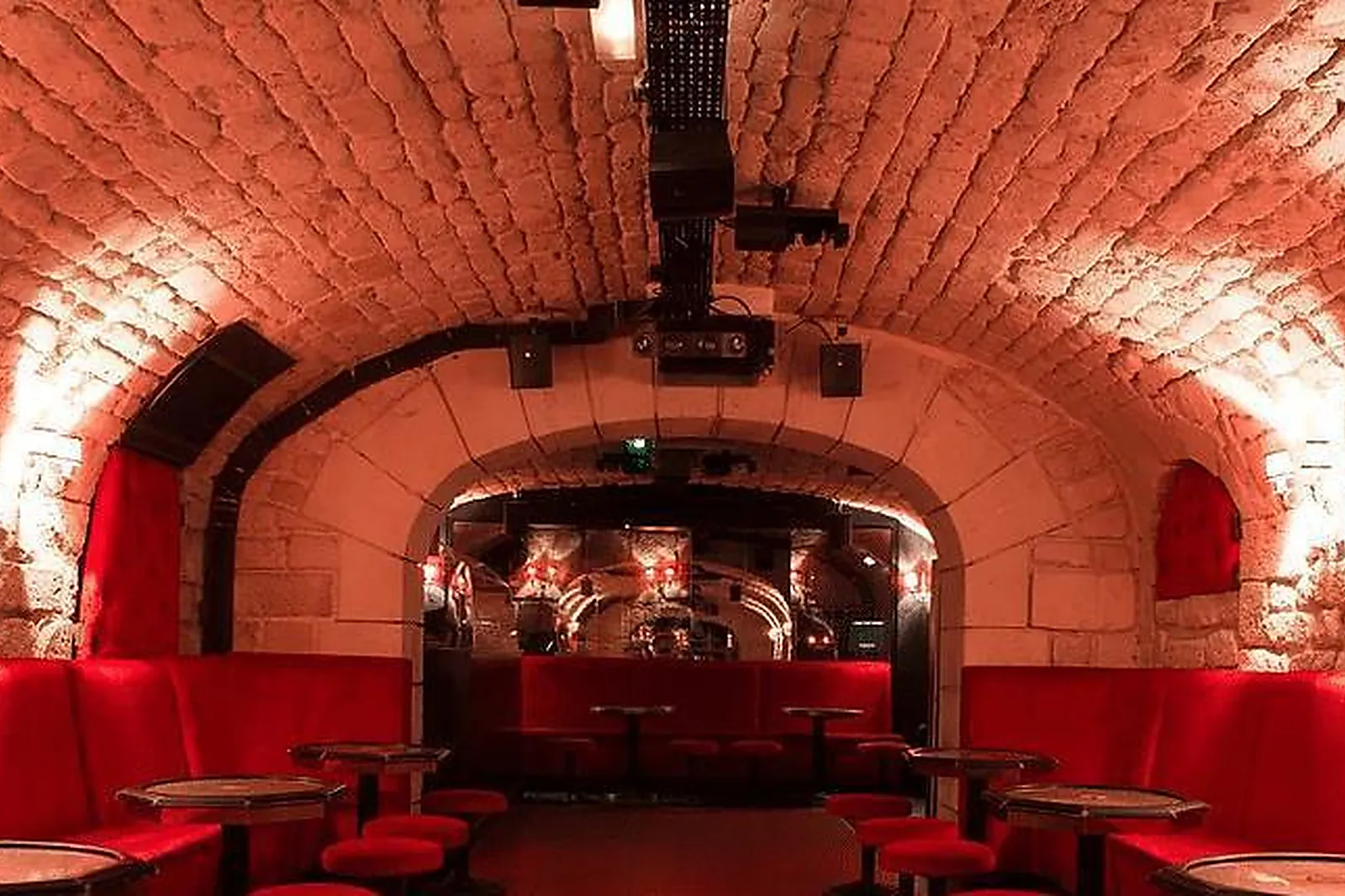 Lieux événementiels, CLUB DES ANGLAIS