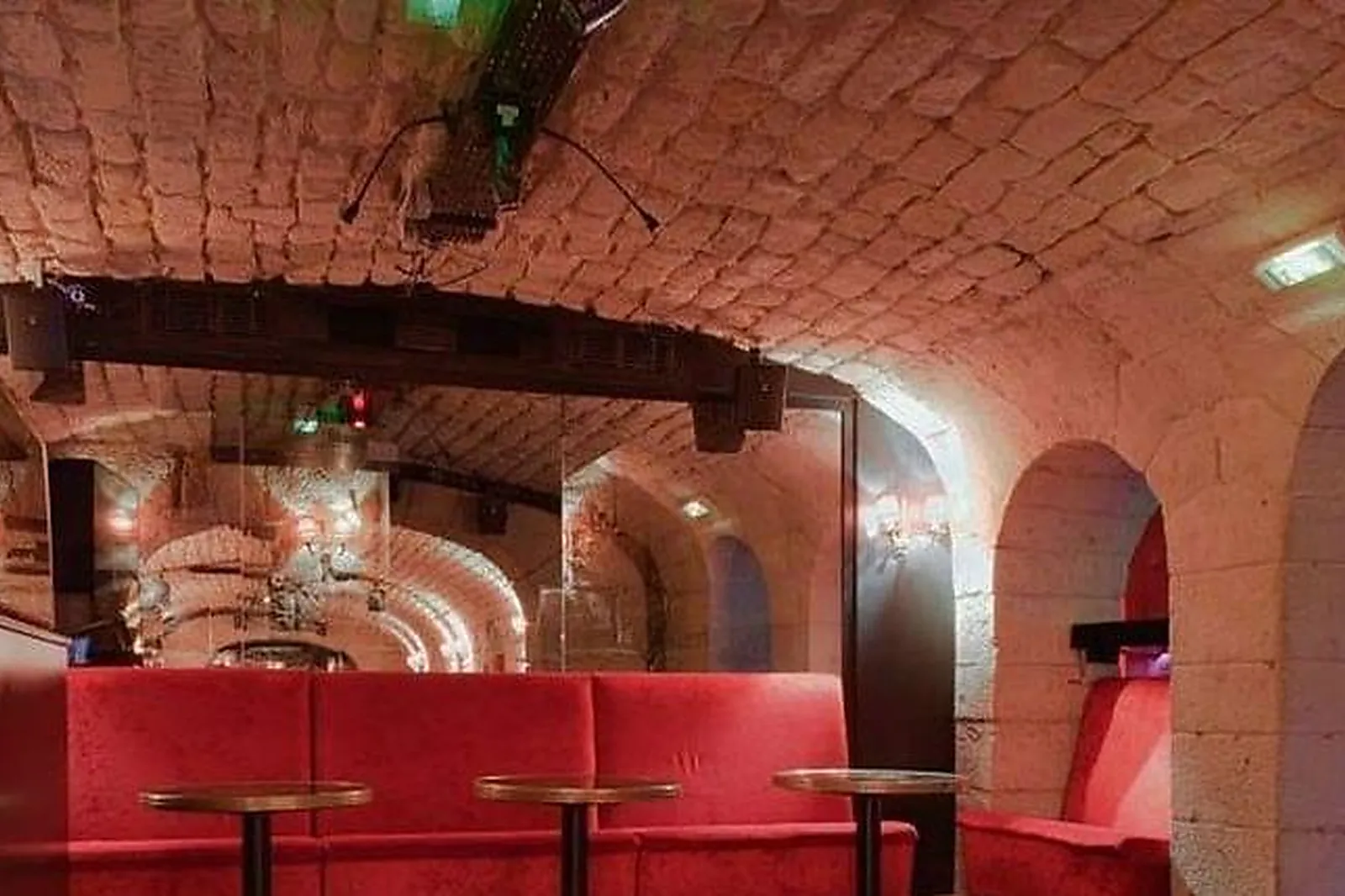 Lieux événementiels, CLUB DES ANGLAIS