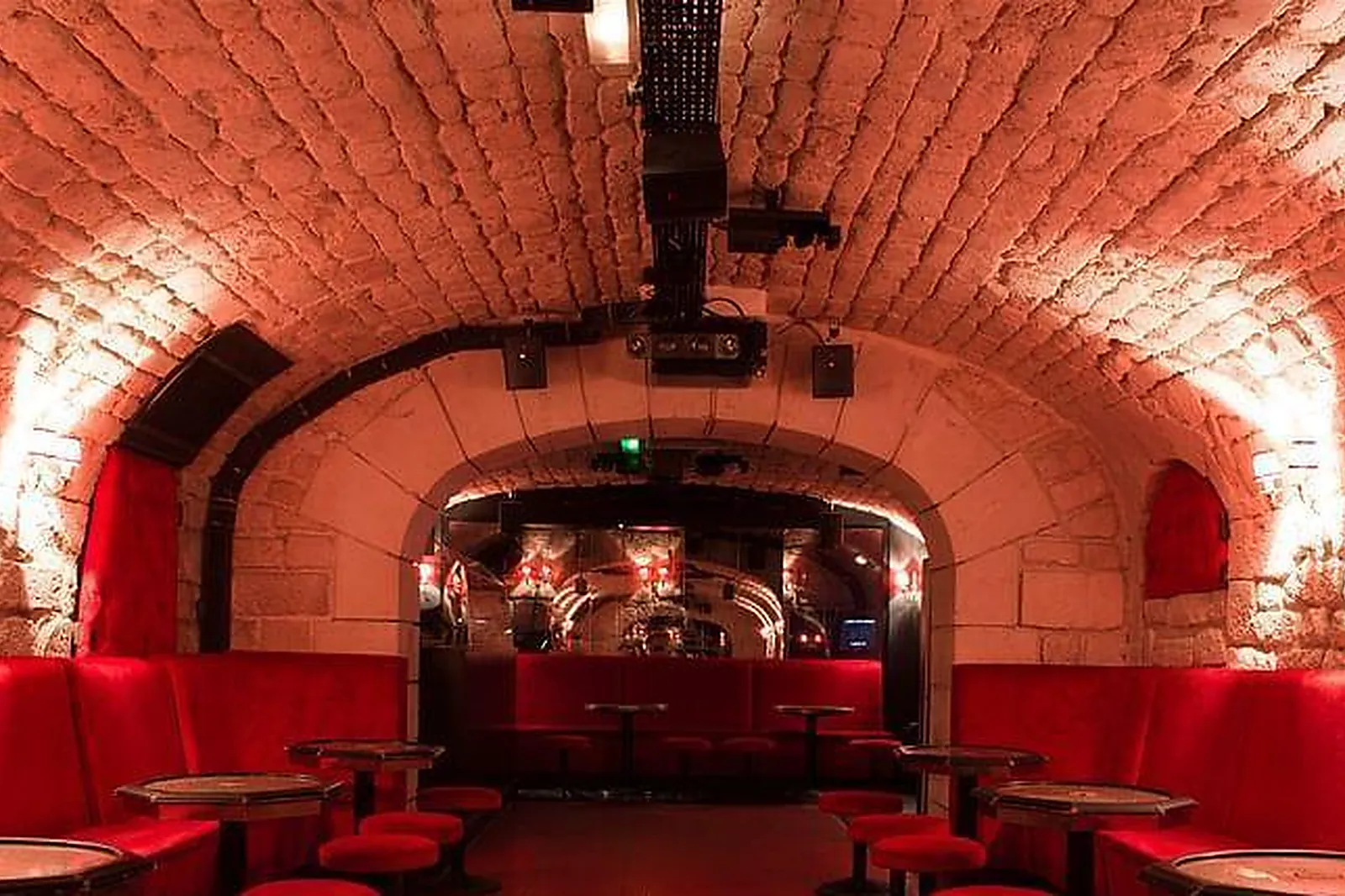 Lieux événementiels, CLUB DES ANGLAIS