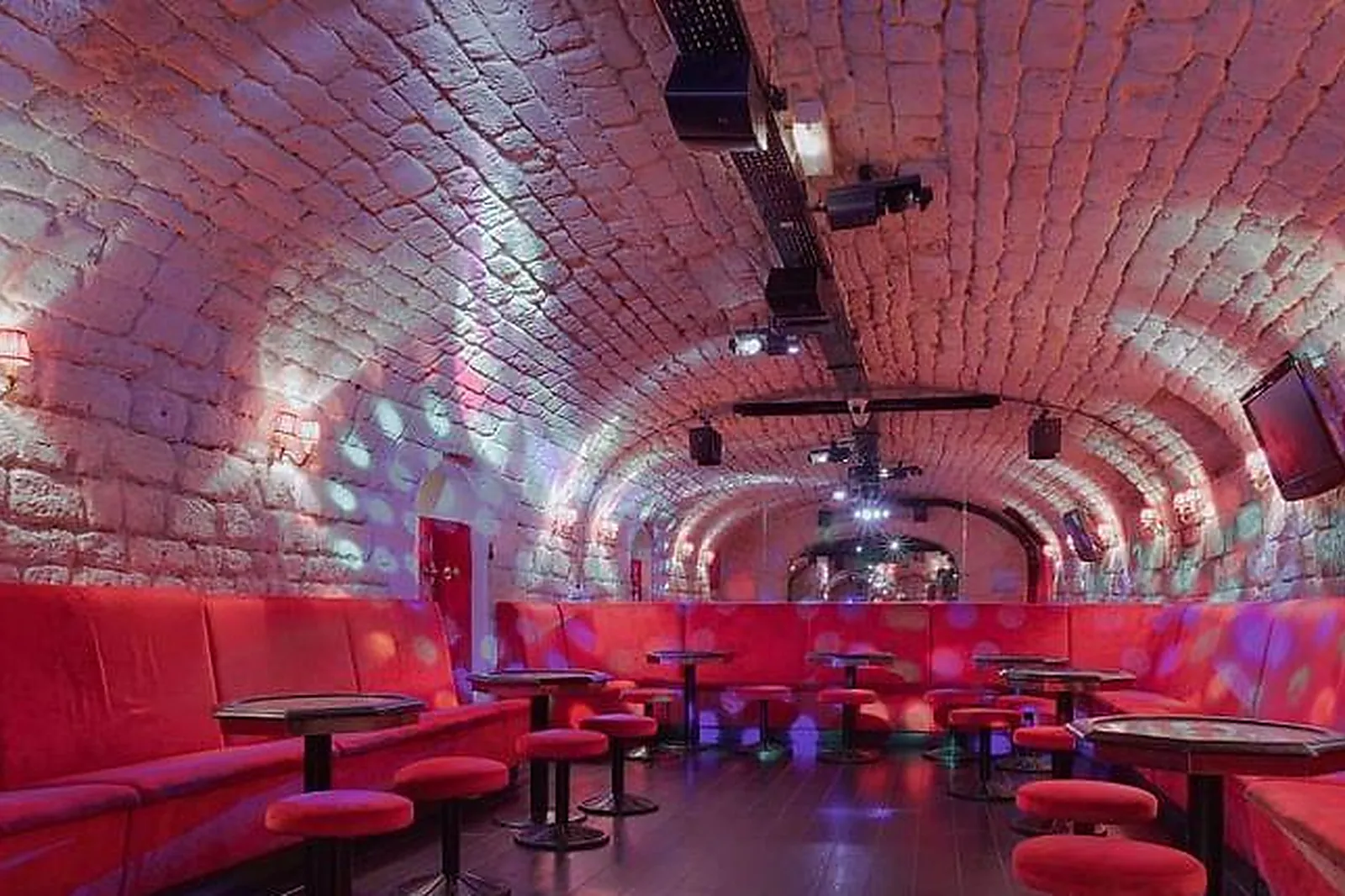 Lieux événementiels, CLUB DES ANGLAIS