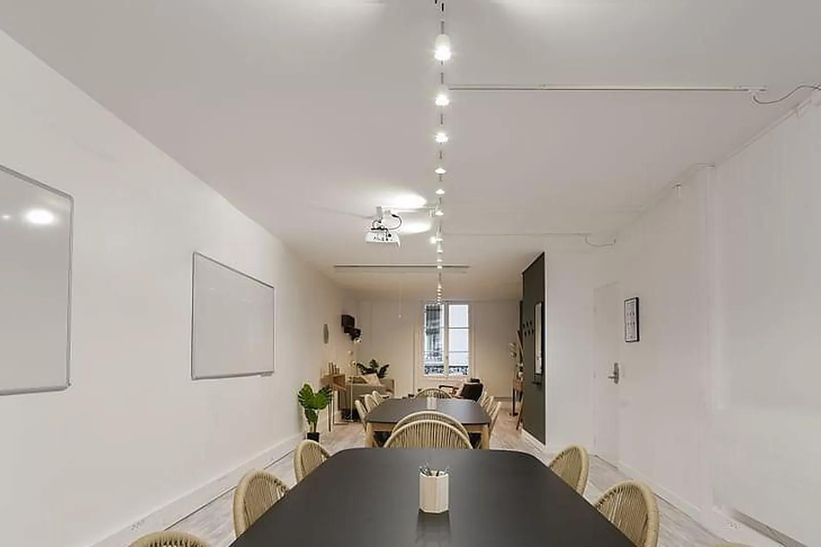 Lieux événementiels, SELFBURO