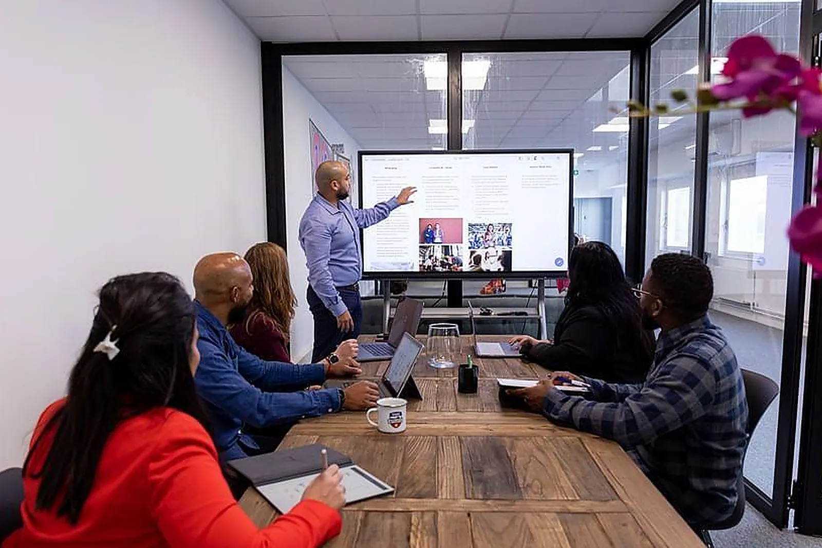 Lieux événementiels, COMINDLAB