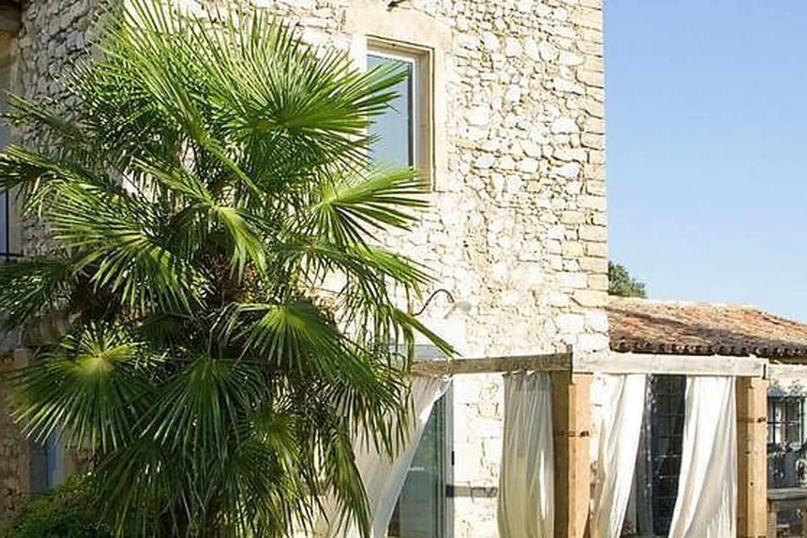 Lieux événementiels, GÎTE LA CHARRETTE FLEURIE