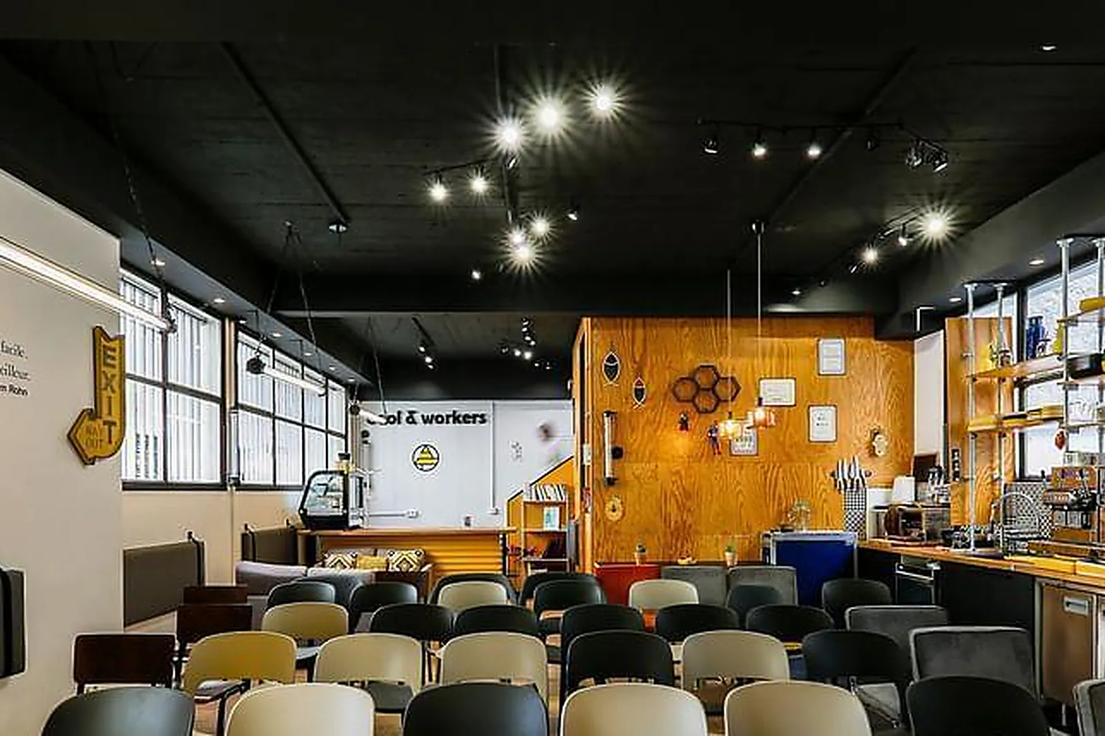 Lieux événementiels, COOL AND WORKERS DAHOMEY