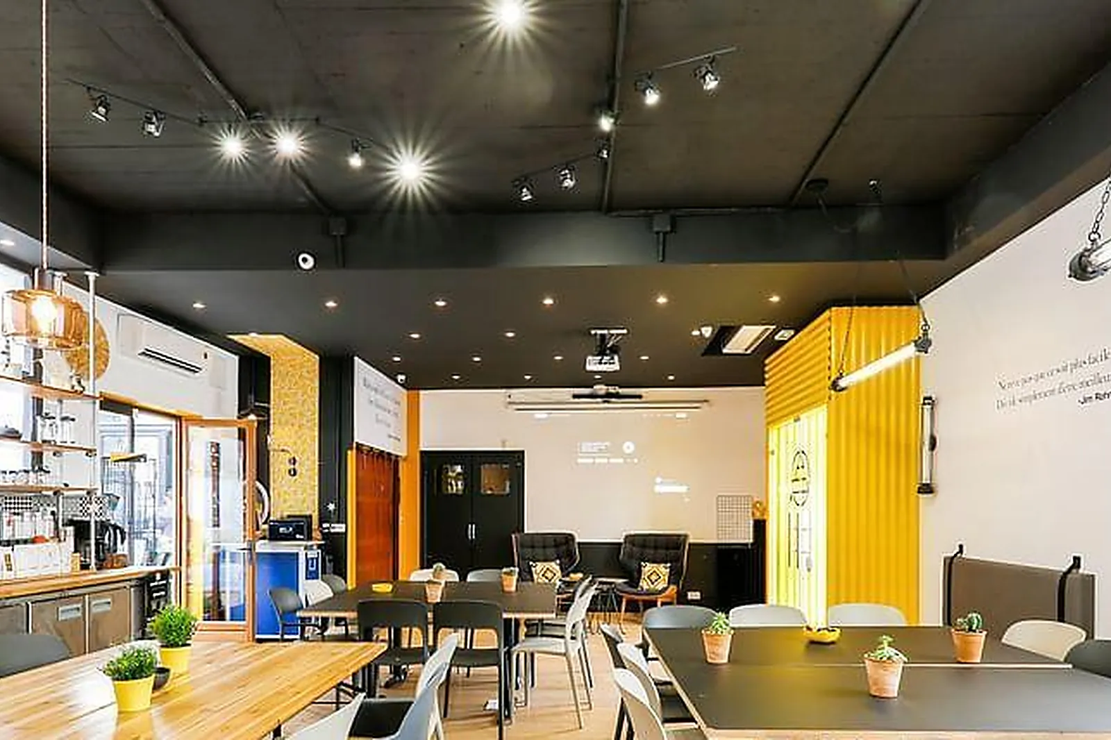 Lieux événementiels, COOL AND WORKERS DAHOMEY