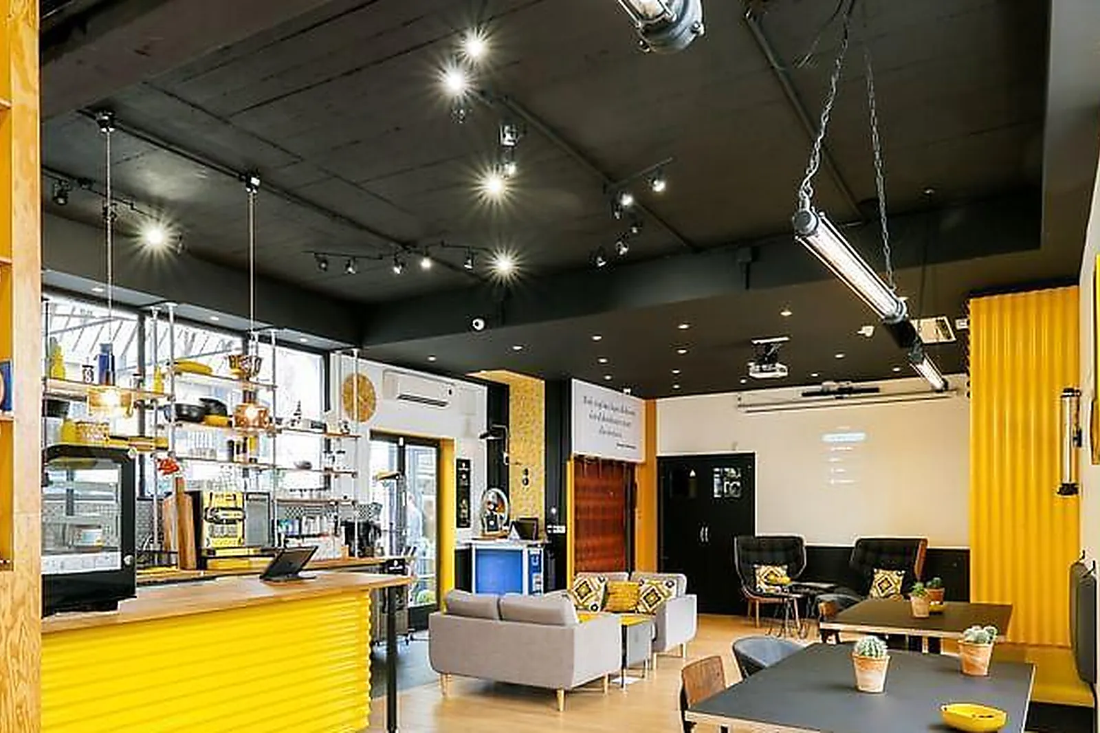 Lieux événementiels, COOL AND WORKERS DAHOMEY