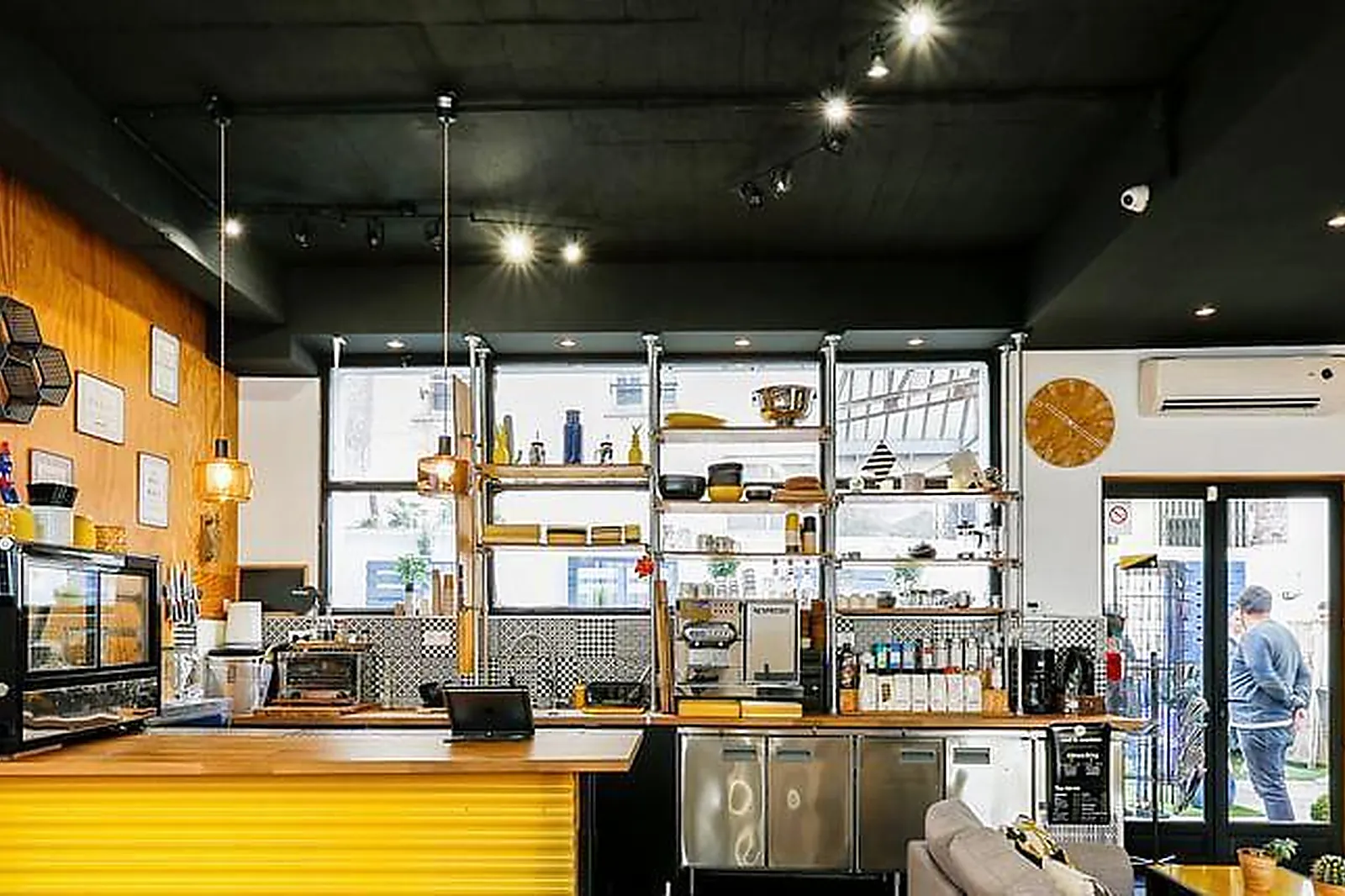 Lieux événementiels, COOL AND WORKERS DAHOMEY