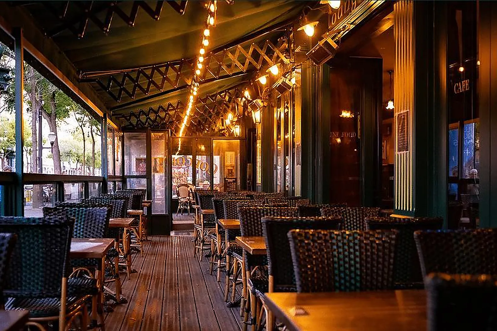 Lieux événementiels, CORCORAN'S IRISH PUB GRANDS BOULEVARDS