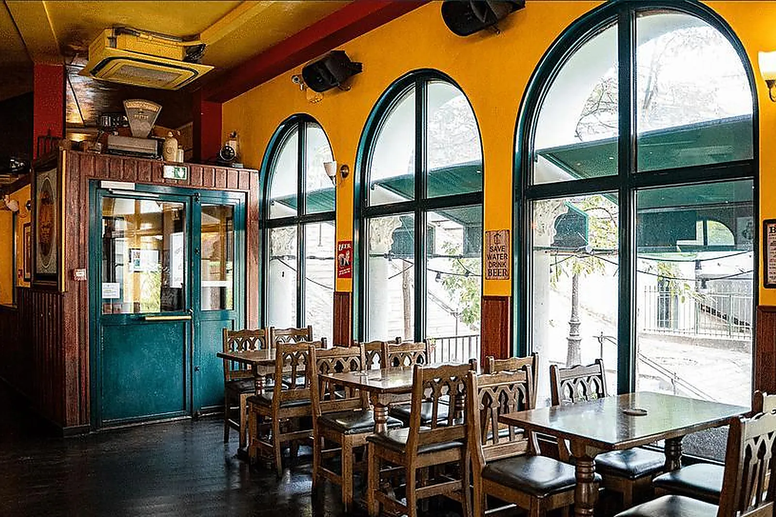 Lieux événementiels, CORCORAN'S SACRÉ CŒUR