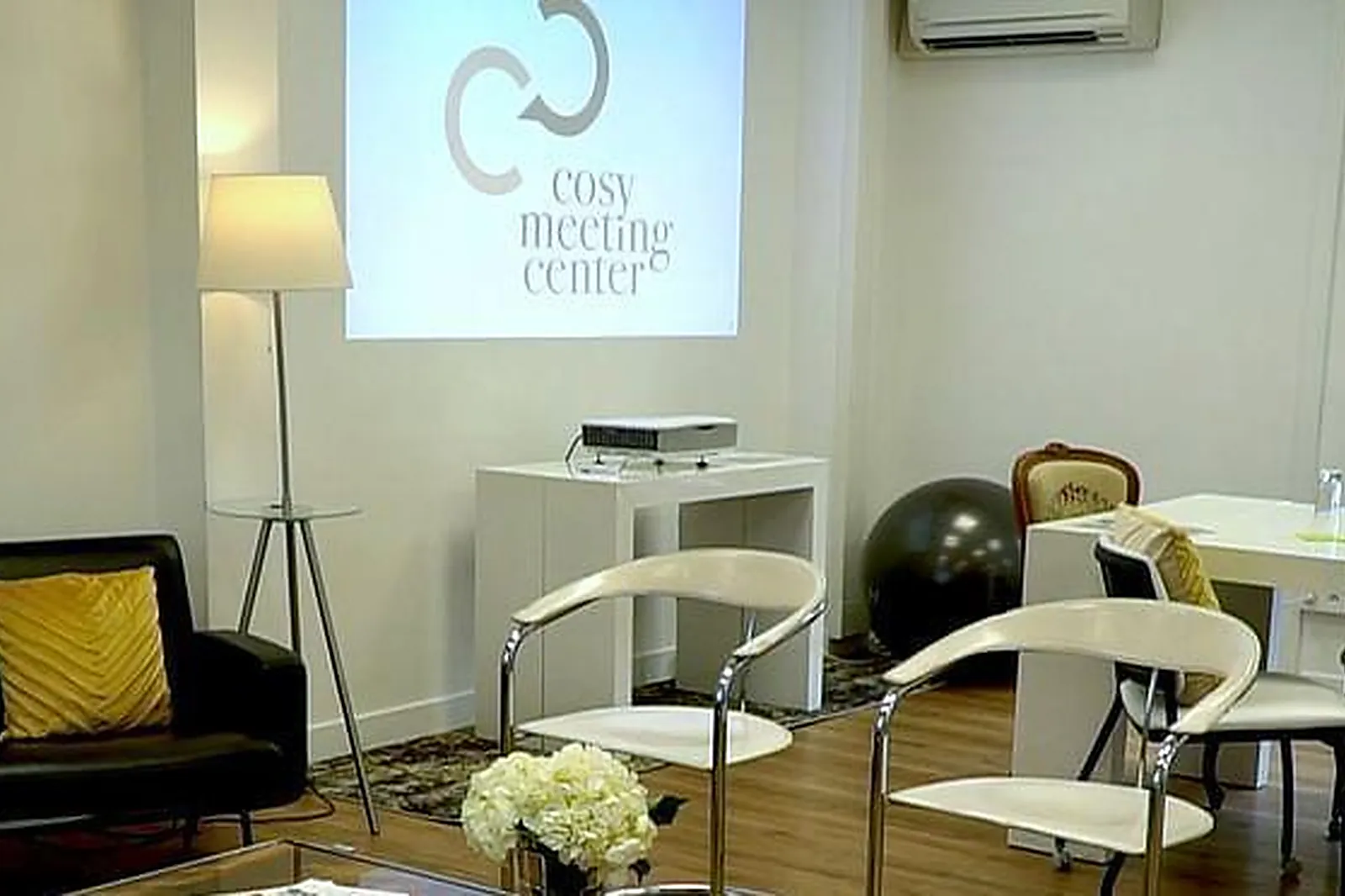 Lieux événementiels, COSY MEETING CENTER