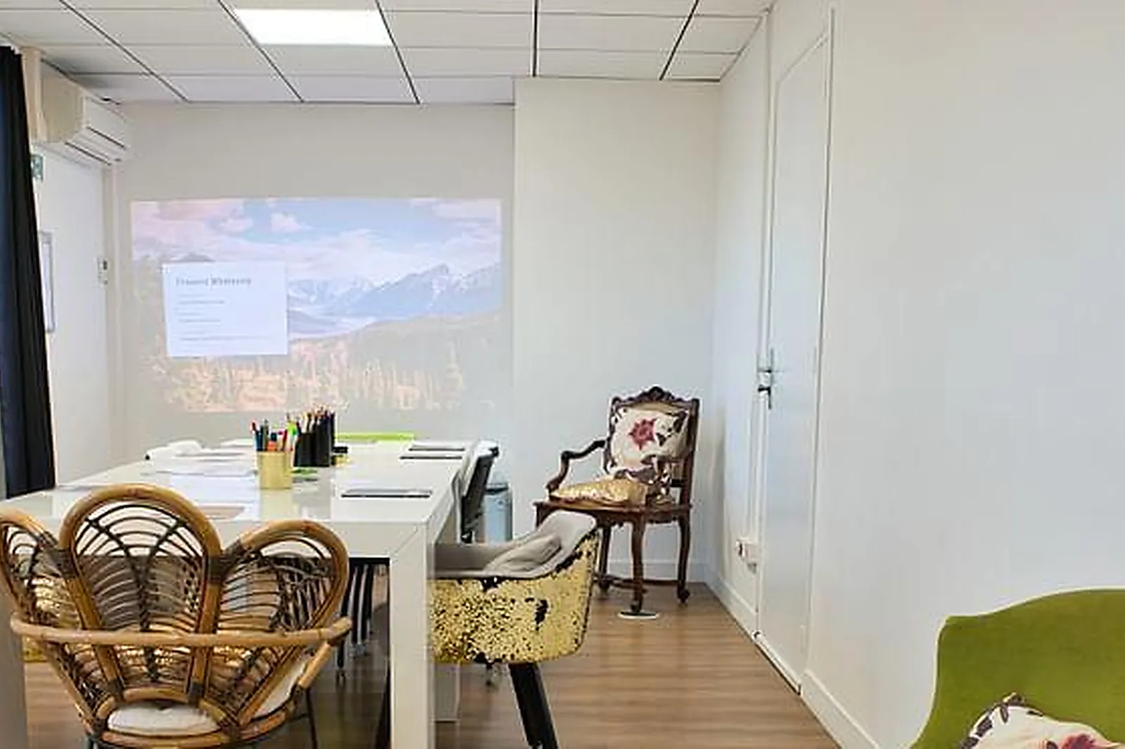 Lieux événementiels, COSY MEETING CENTER