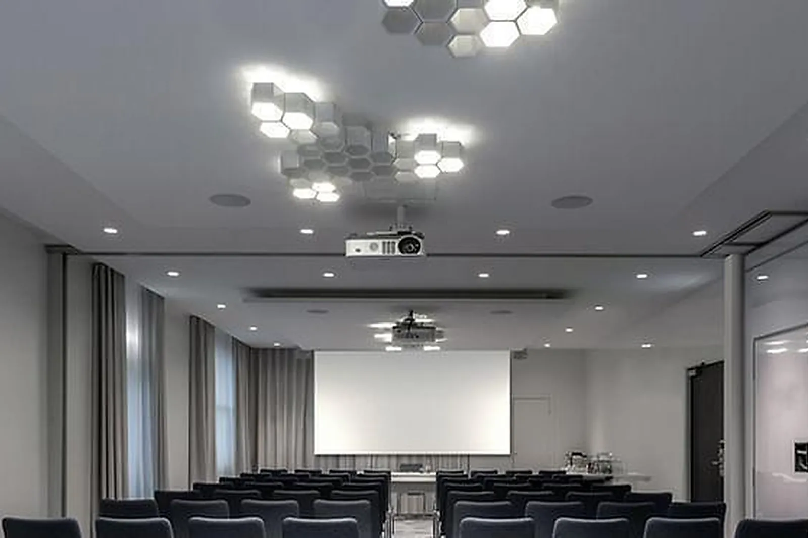 Lieux événementiels, COURTYARD BY MARRIOTT PARIS CHARLES DE GAULLE AIRPORT