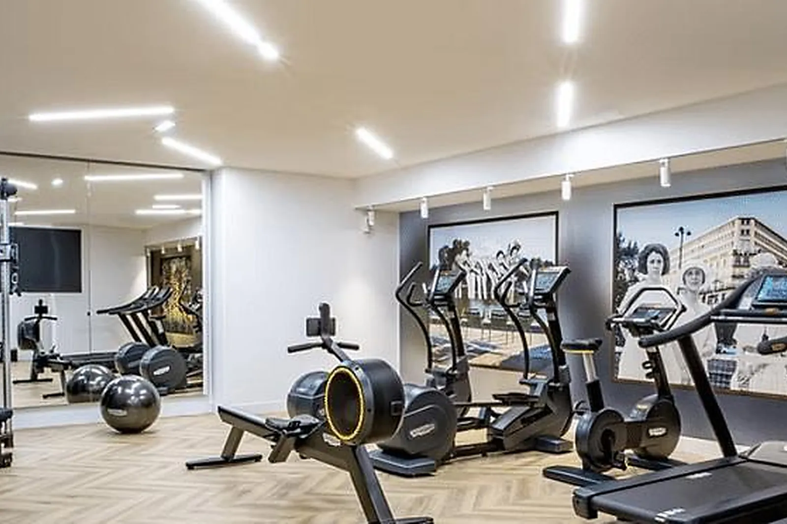 Lieux événementiels, COURTYARD BY MARRIOTT PARIS PORTE DE VERSAILLES****