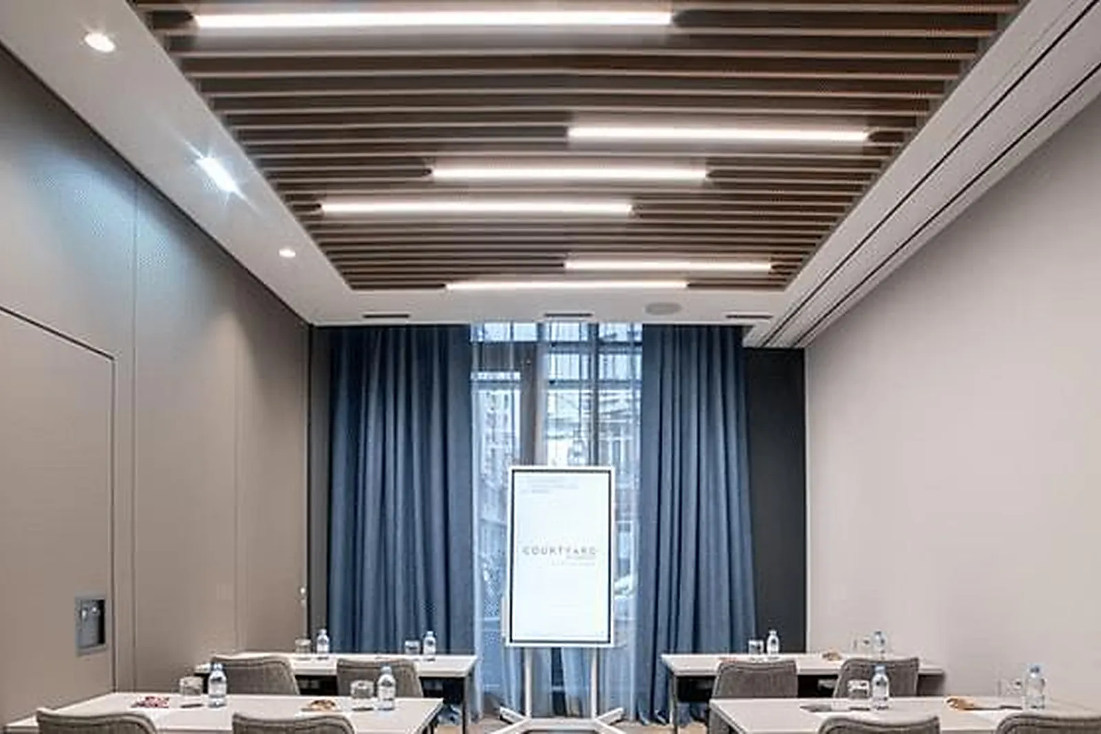 Lieux événementiels, COURTYARD BY MARRIOTT PARIS PORTE DE VERSAILLES****