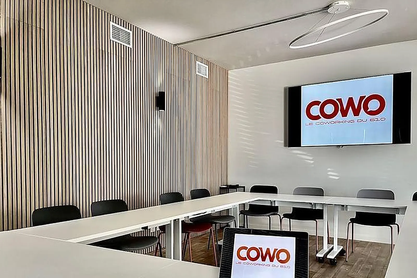 Lieux événementiels, COWO LE COWORKING DES HALLES 610 JACOU