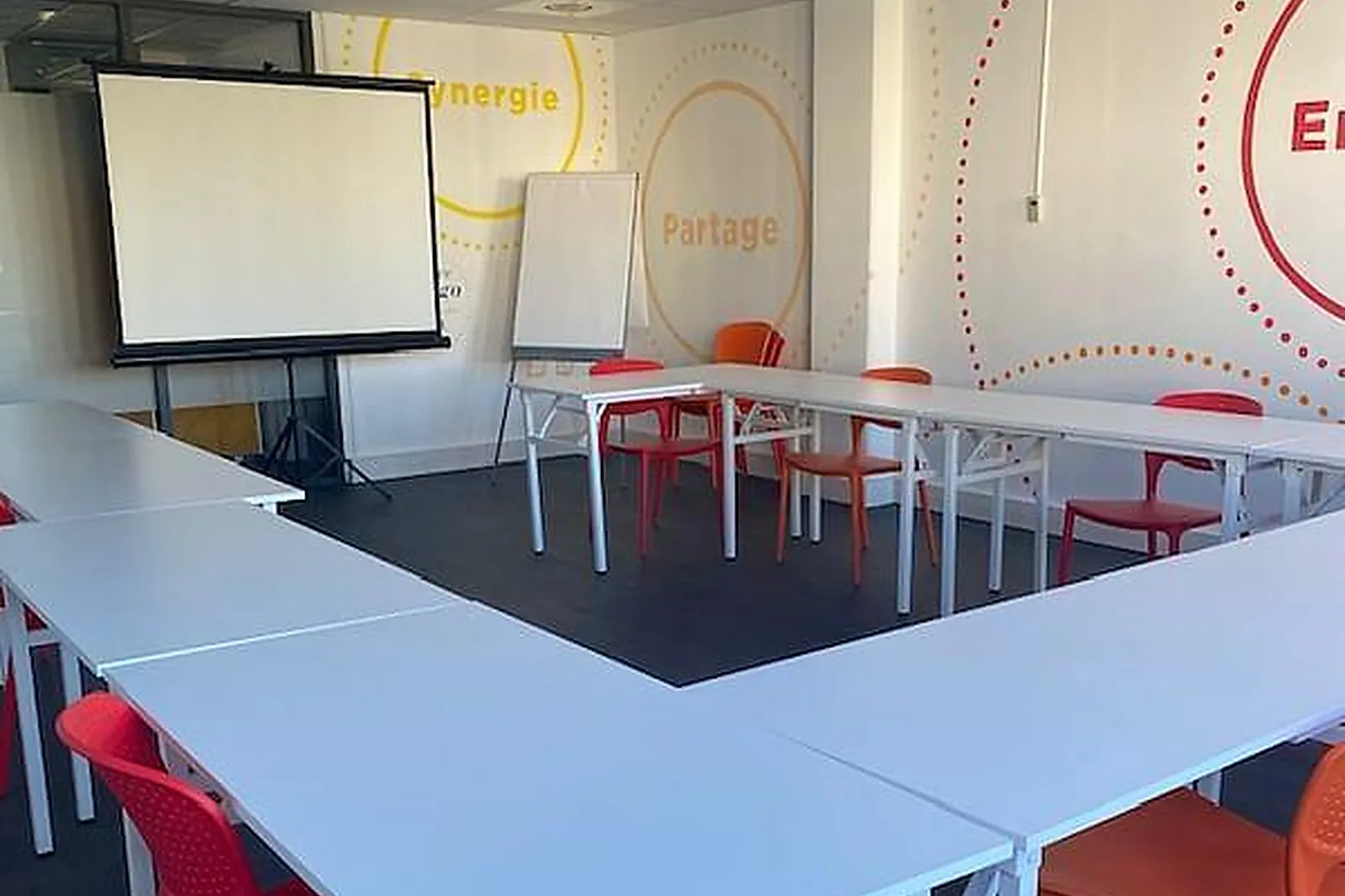 Lieux événementiels, COWORK IN AIX