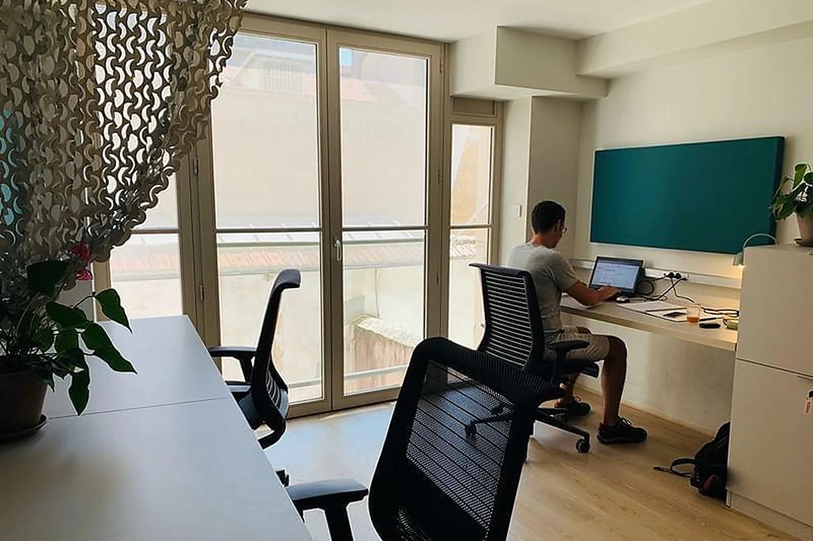 Lieux événementiels, COWORKING EN FACE DE LA PISCINE