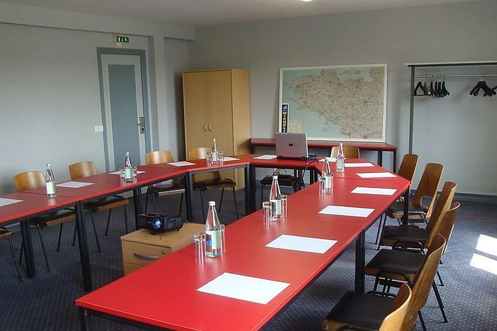 Lieux événementiels, COZY HOTEL***