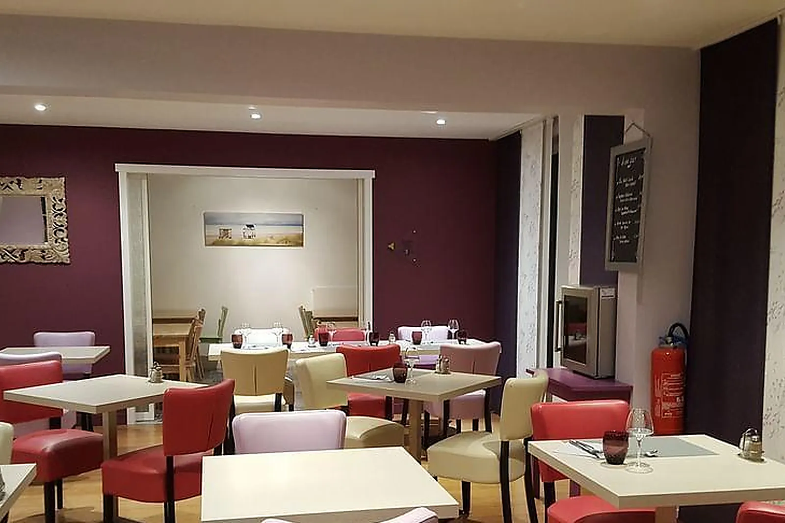 Lieux événementiels, COZY HOTEL***