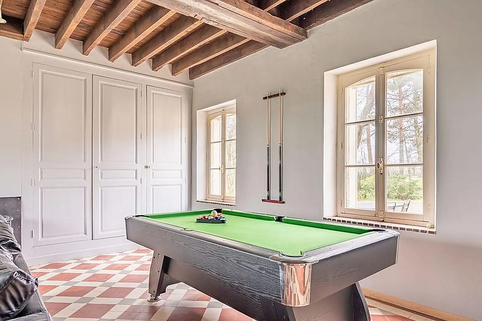 Lieux événementiels, CRAZY VILLAS - CHAMPS CORONS