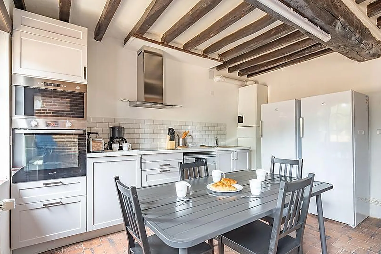 Lieux événementiels, CRAZY VILLAS - CHAMPS CORONS