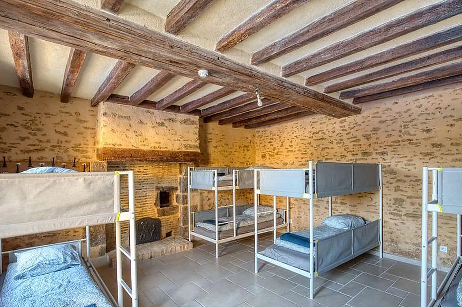 Lieux événementiels, CRAZY-VILLAS / CHATEAUBERT