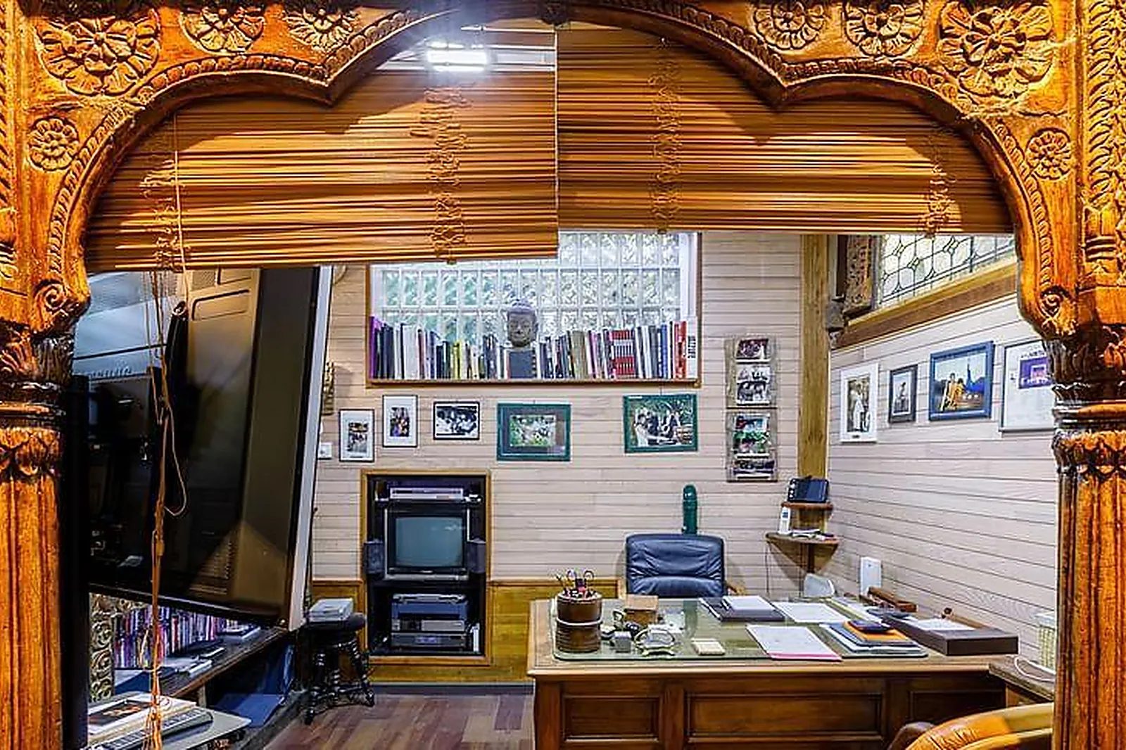 Lieux événementiels, CROSS LINER