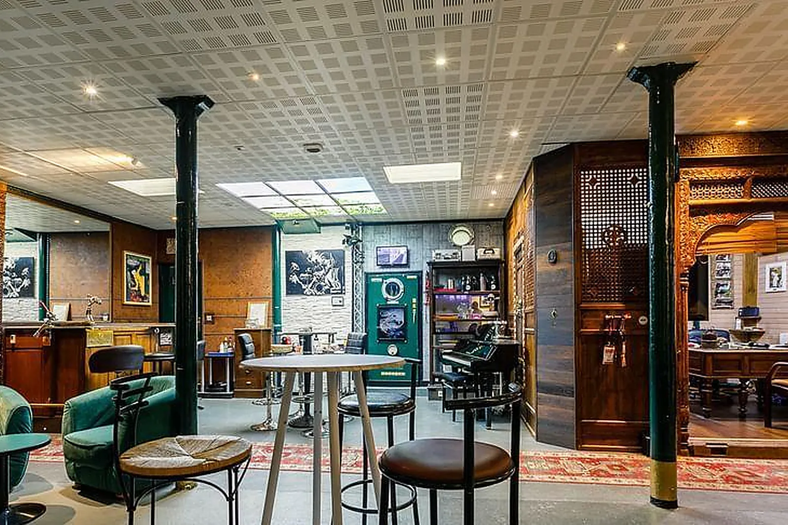 Lieux événementiels, CROSS LINER