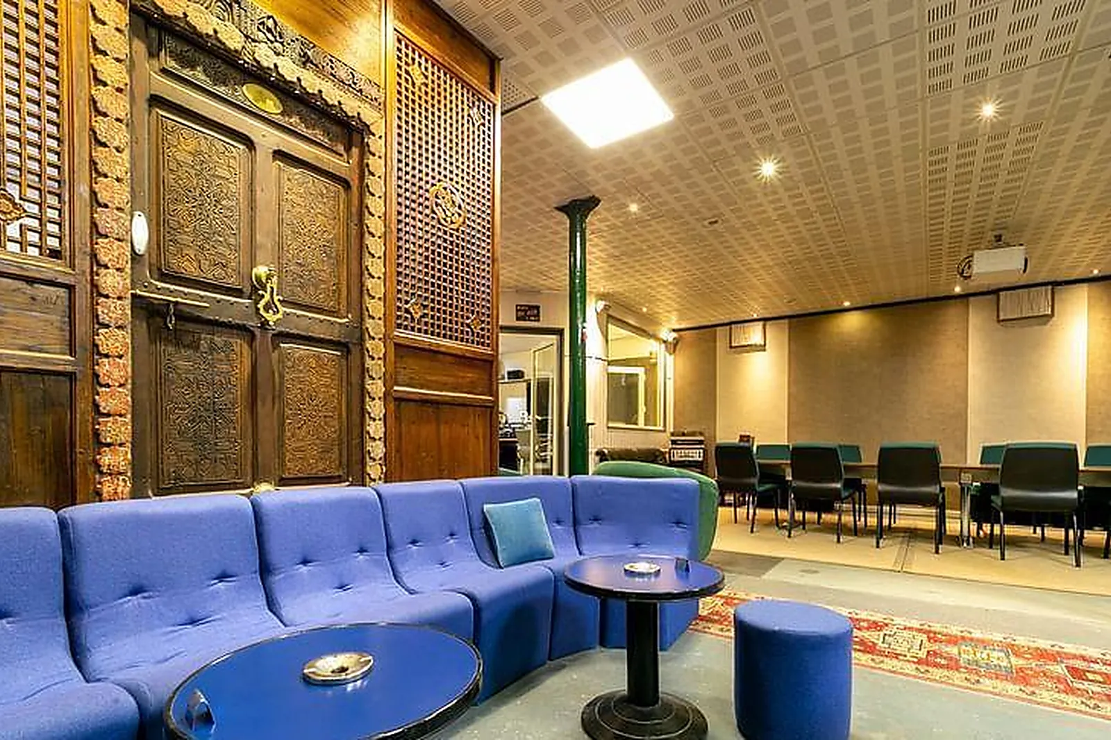 Lieux événementiels, CROSS LINER