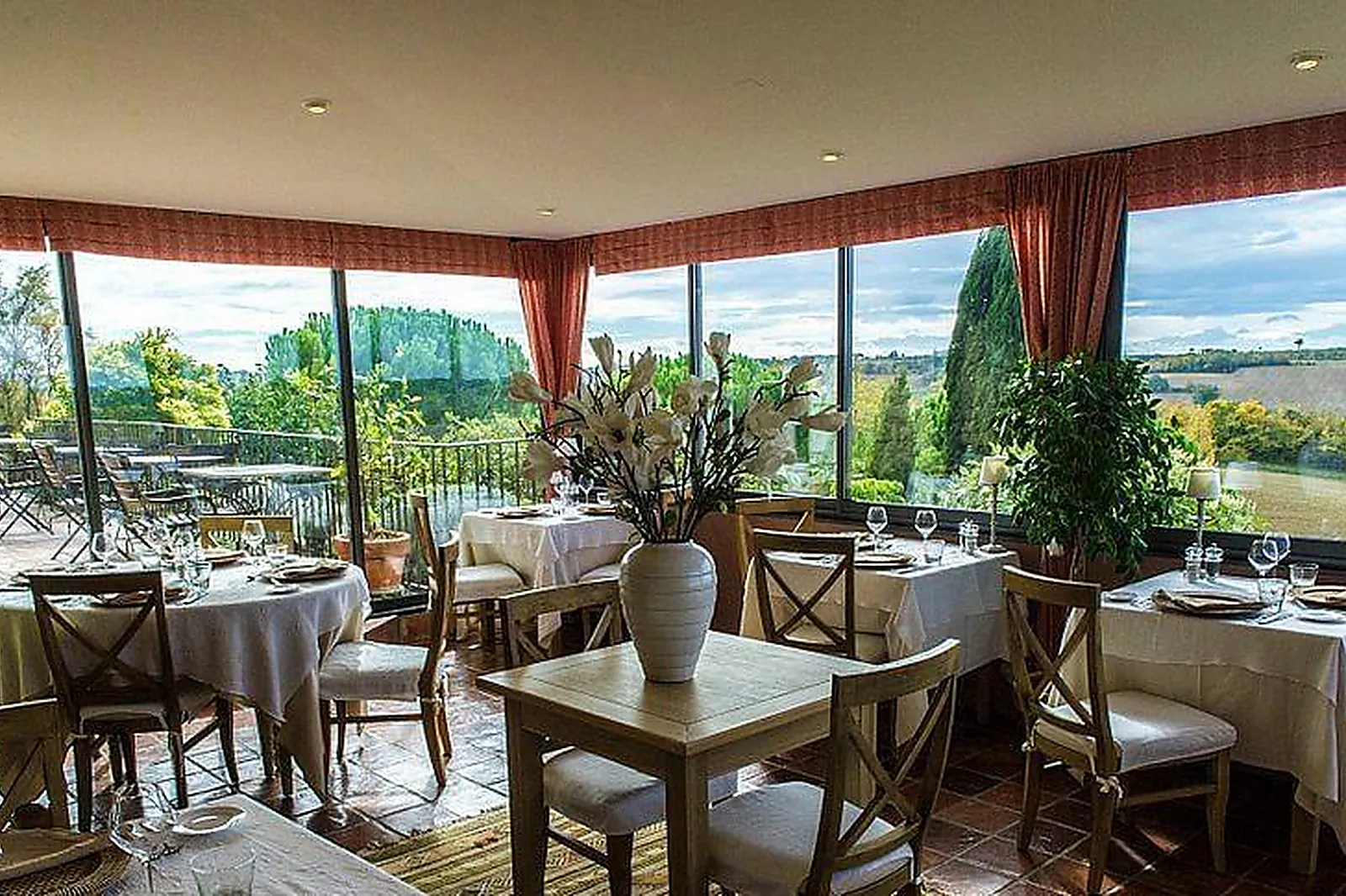 Lieux événementiels, CUQ EN TERRASSES