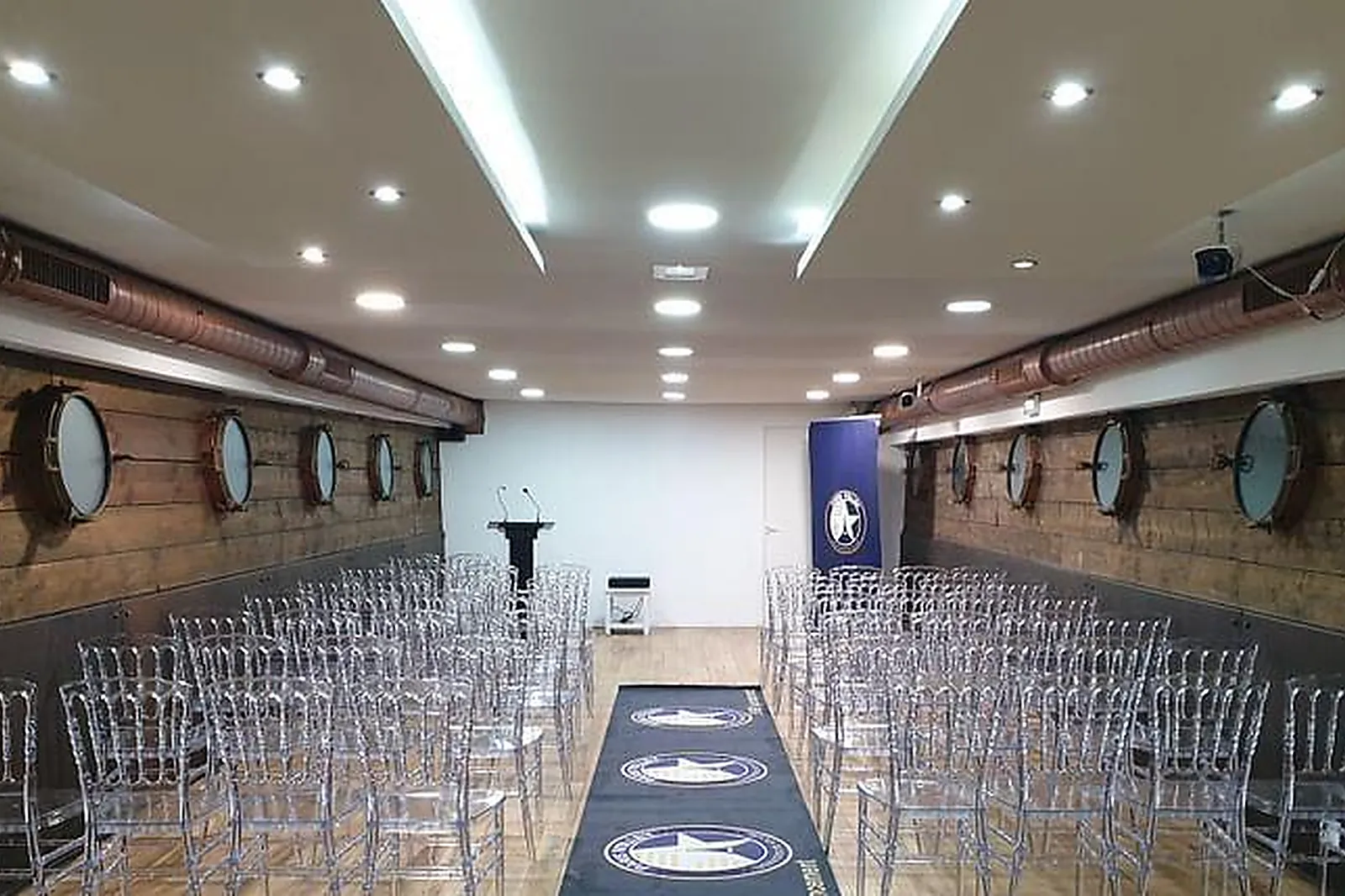 Lieux événementiels, DAUPHIN