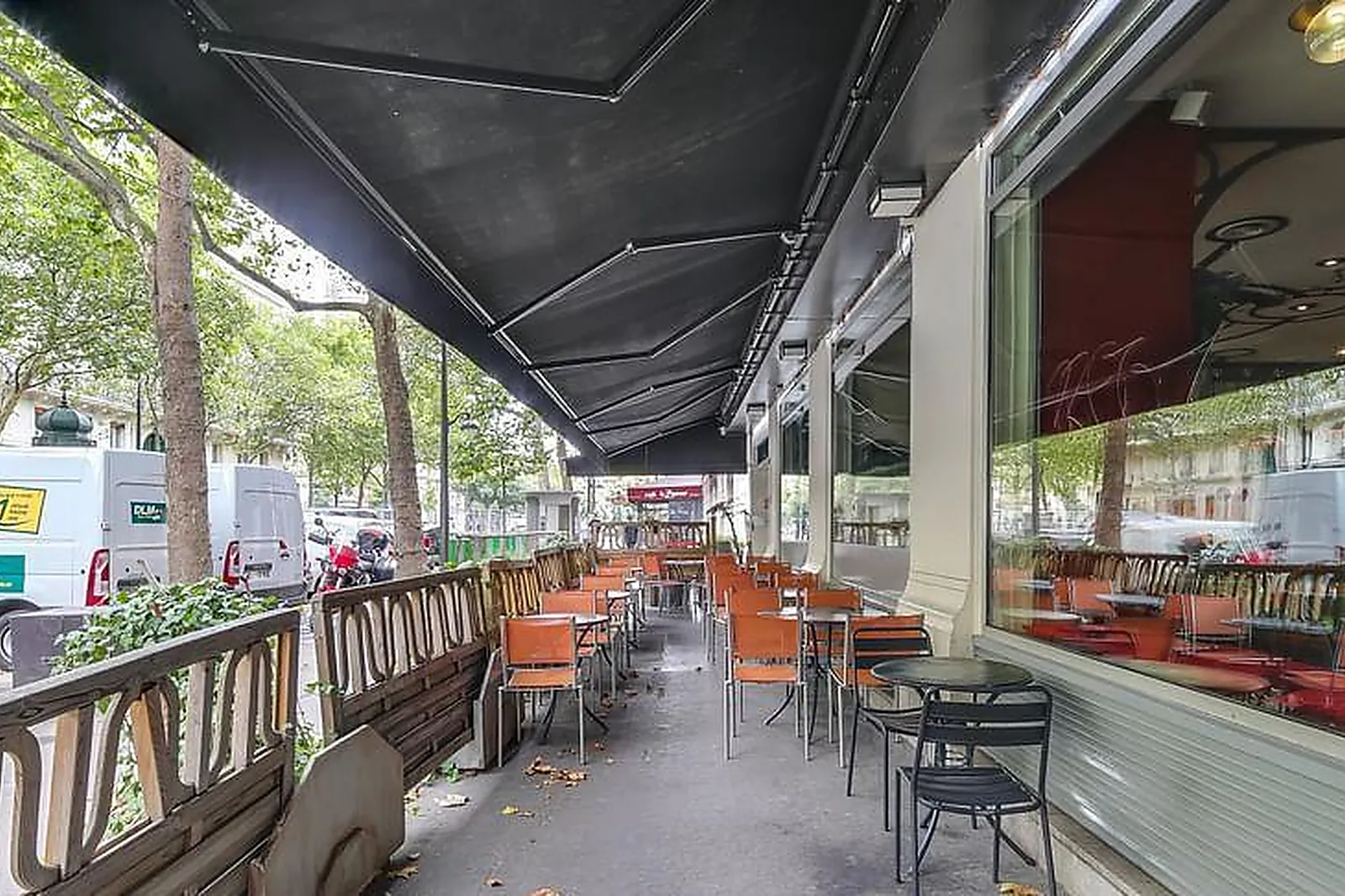 Lieux événementiels, DERNIER BAR AVANT LA FIN DU MONDE