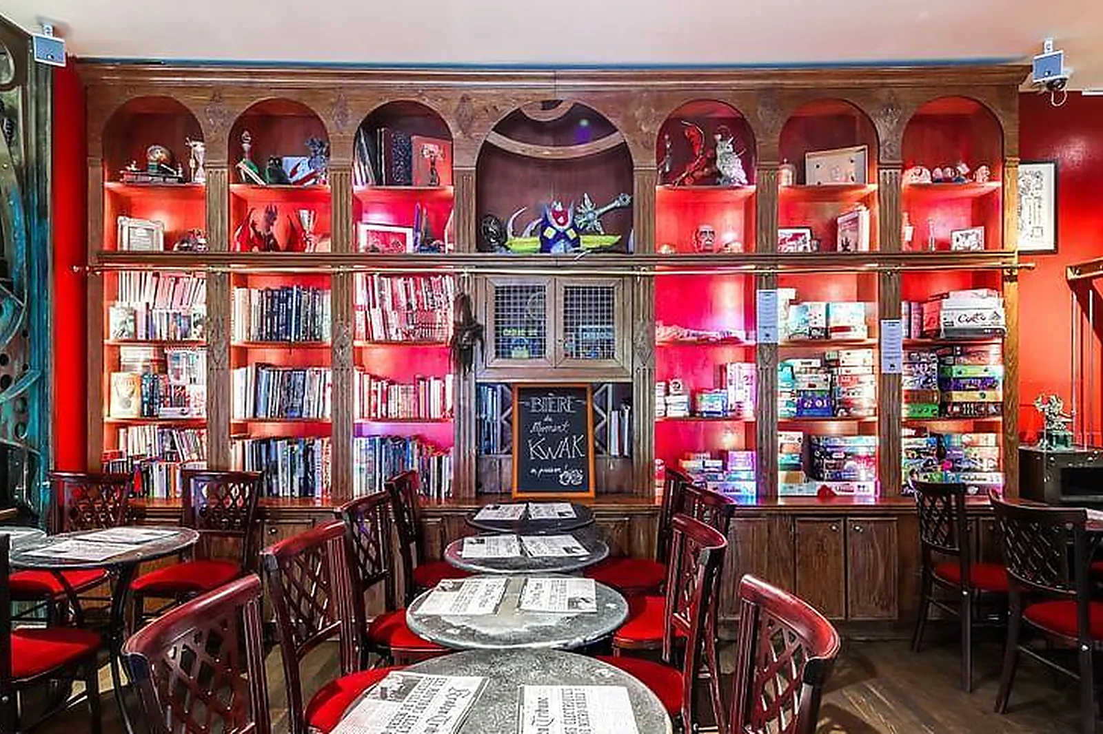 Lieux événementiels, DERNIER BAR AVANT LA FIN DU MONDE