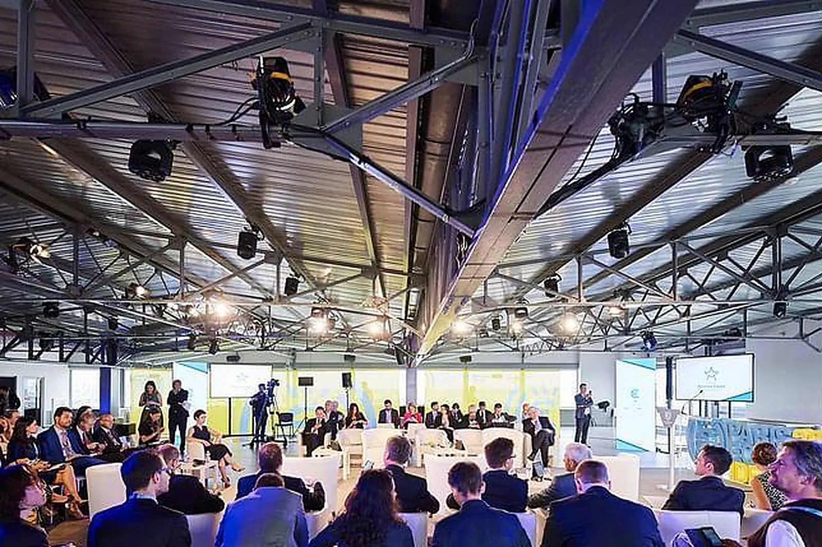 Lieux événementiels, DERNIER ETAGE