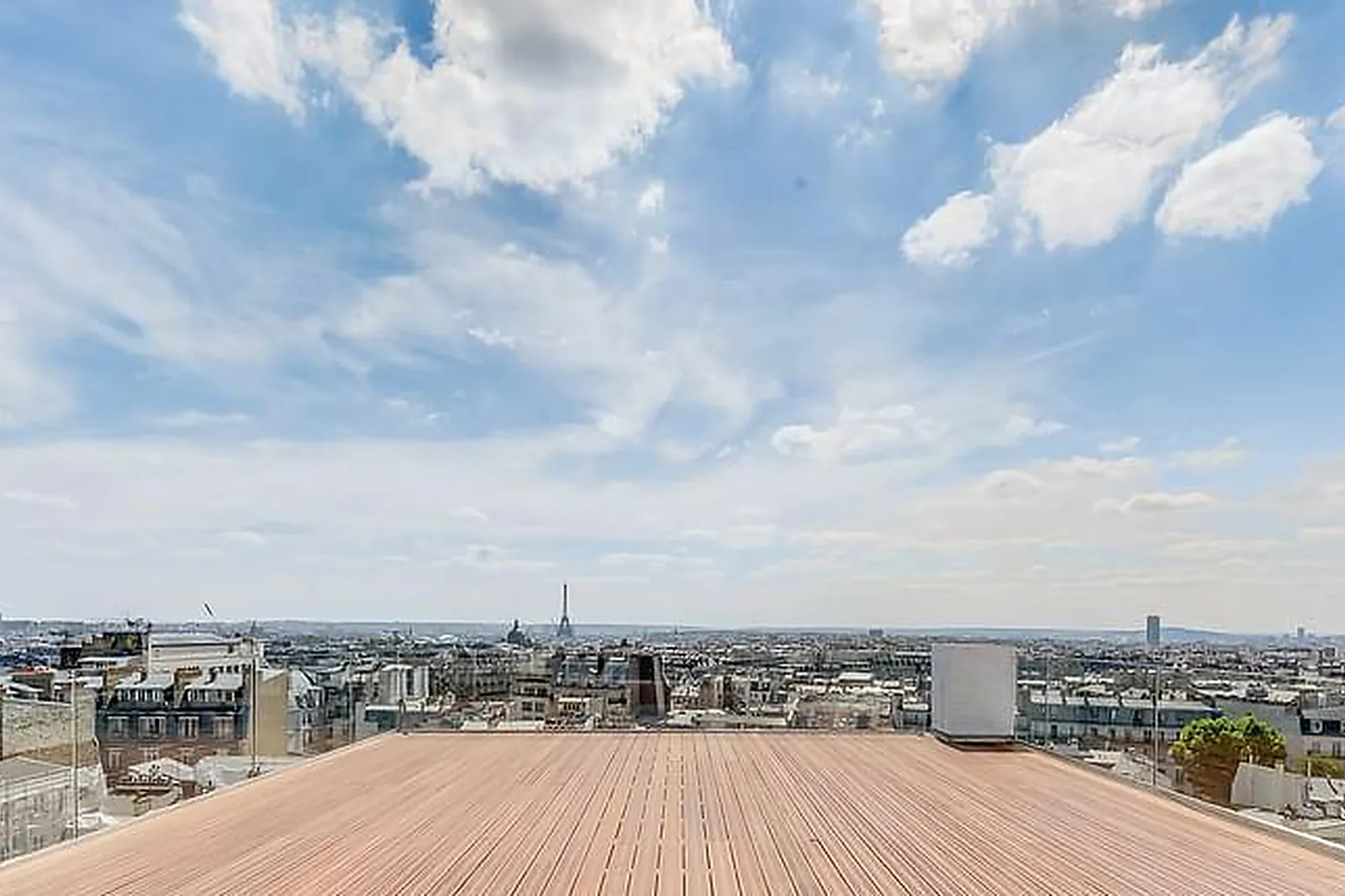 Lieux événementiels, DERNIER ETAGE