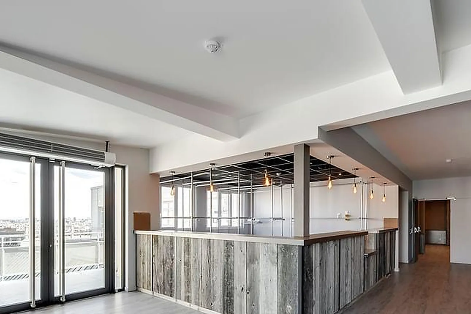 Lieux événementiels, DERNIER ETAGE