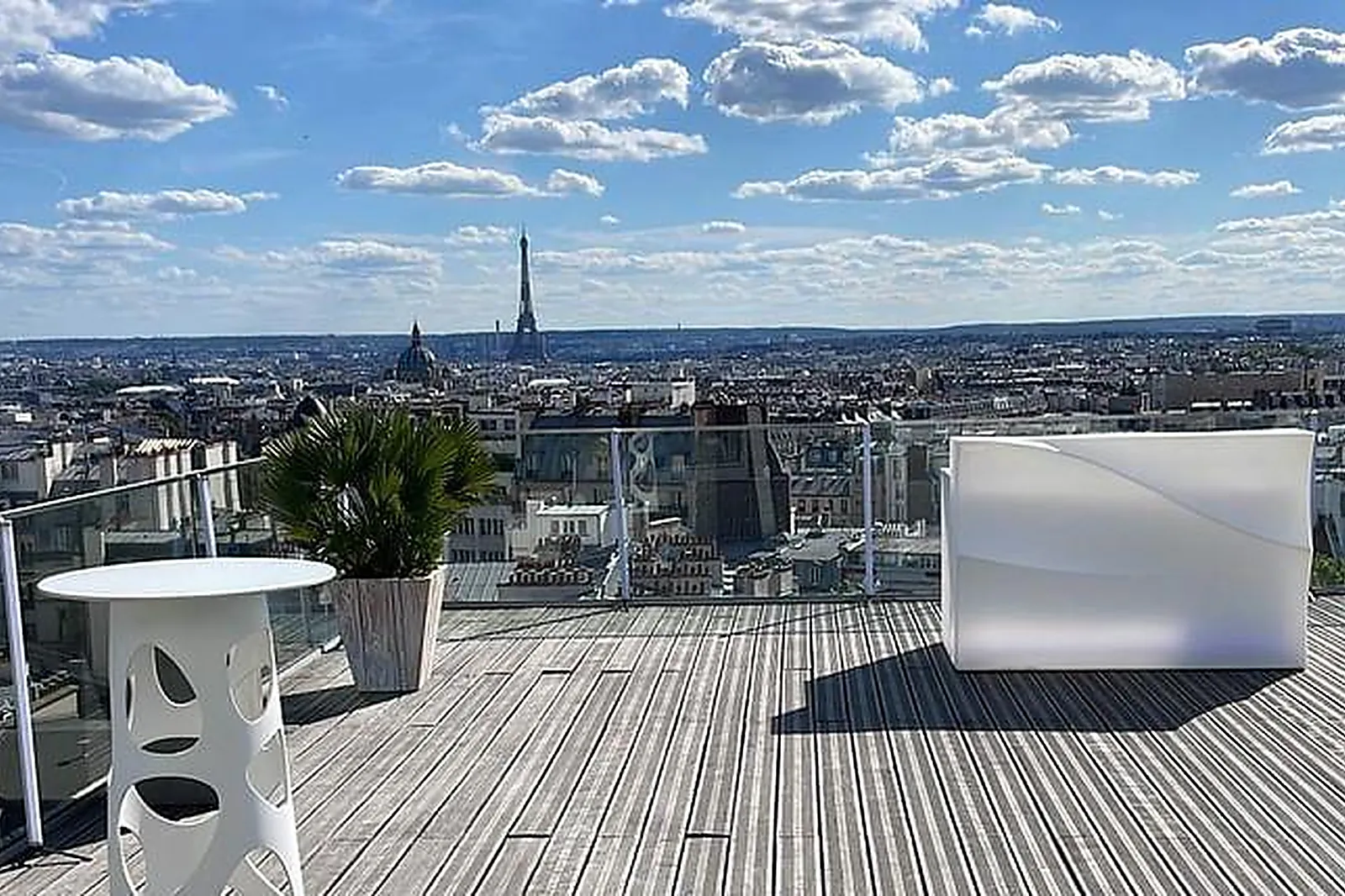 Lieux événementiels, DERNIER ETAGE