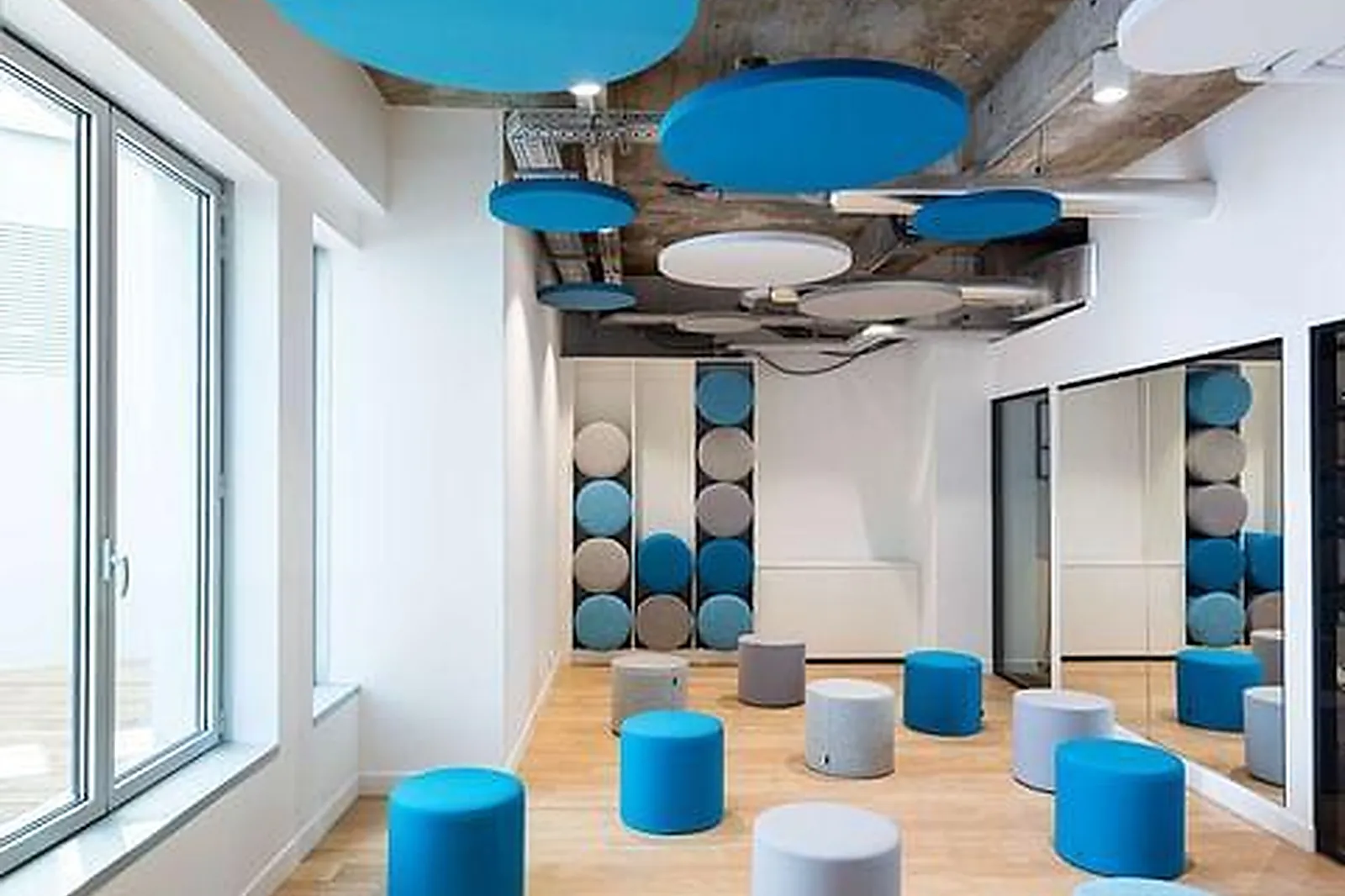 Lieux événementiels, DESKOPOLITAN VOLTAIRE