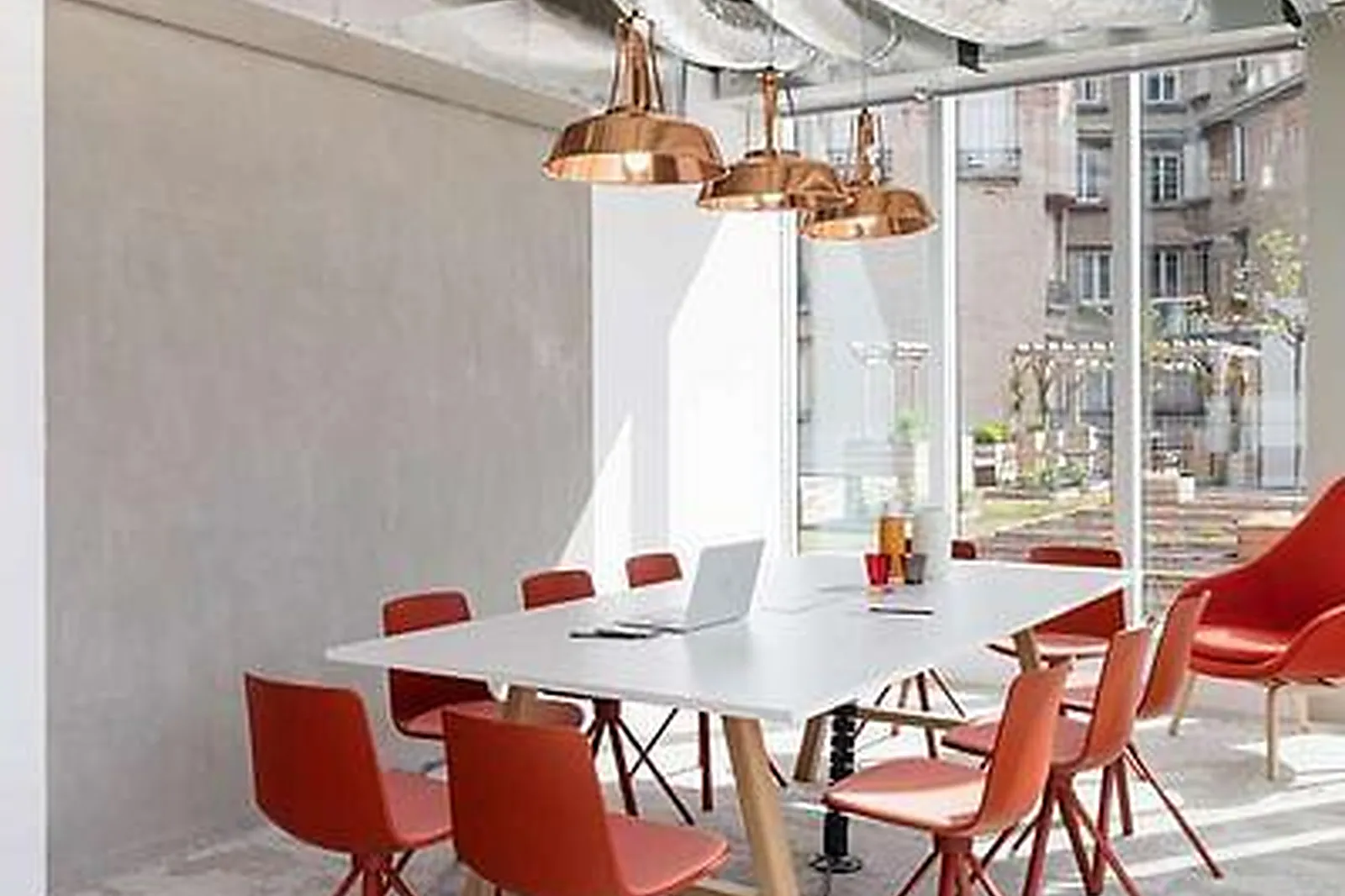 Lieux événementiels, DESKOPOLITAN VOLTAIRE