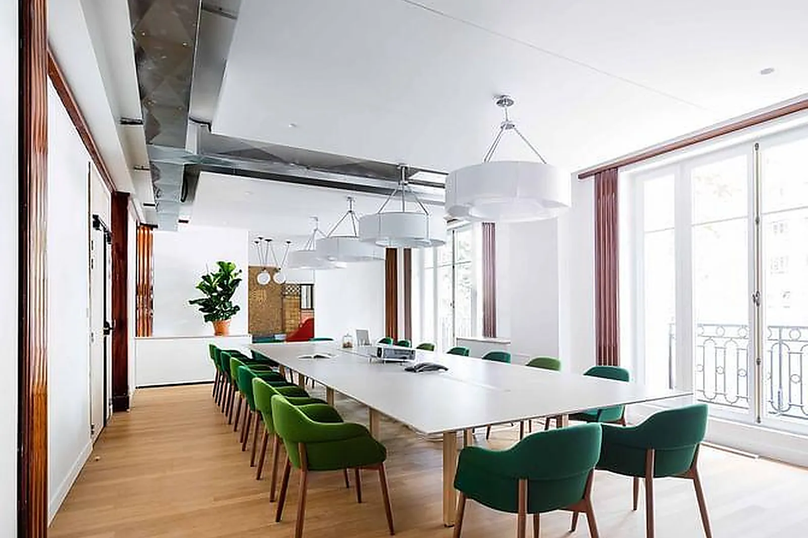 Lieux événementiels, DESKOPOLITAN VOLTAIRE